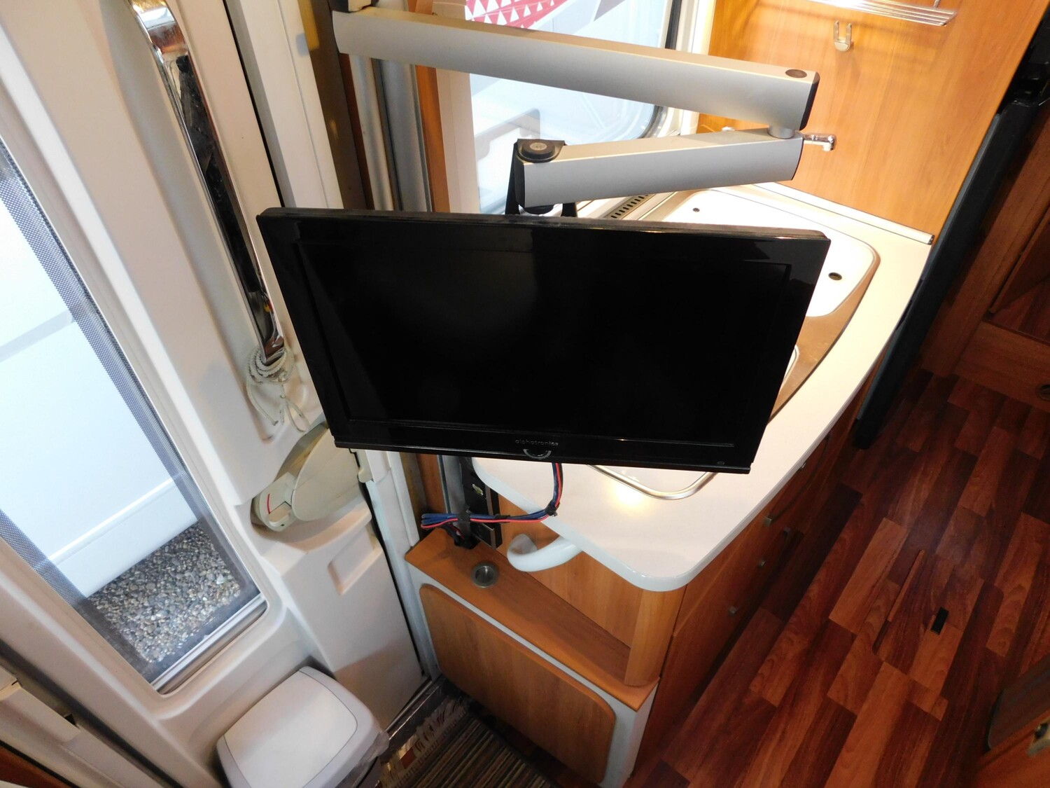 Hymer Exsis-t 588 Luftfeder, Hytraulikstützen, 3xSolar - Bild 17