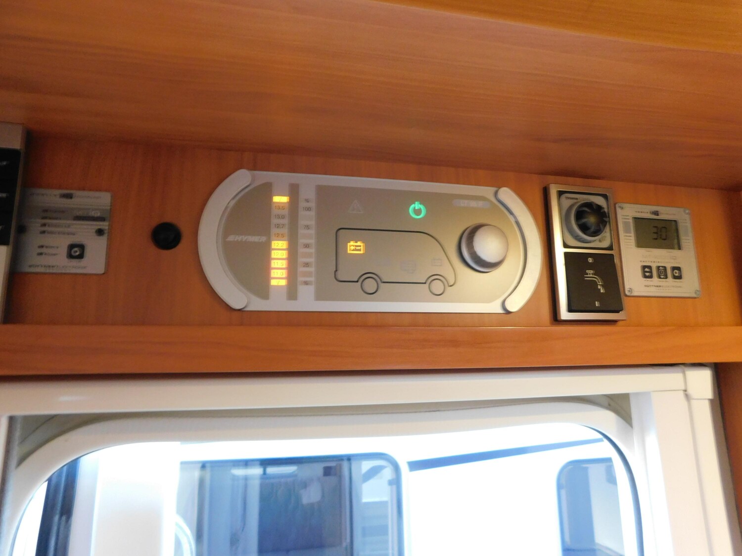 Hymer Exsis-t 588 Luftfeder, Hytraulikstützen, 3xSolar - Bild 19