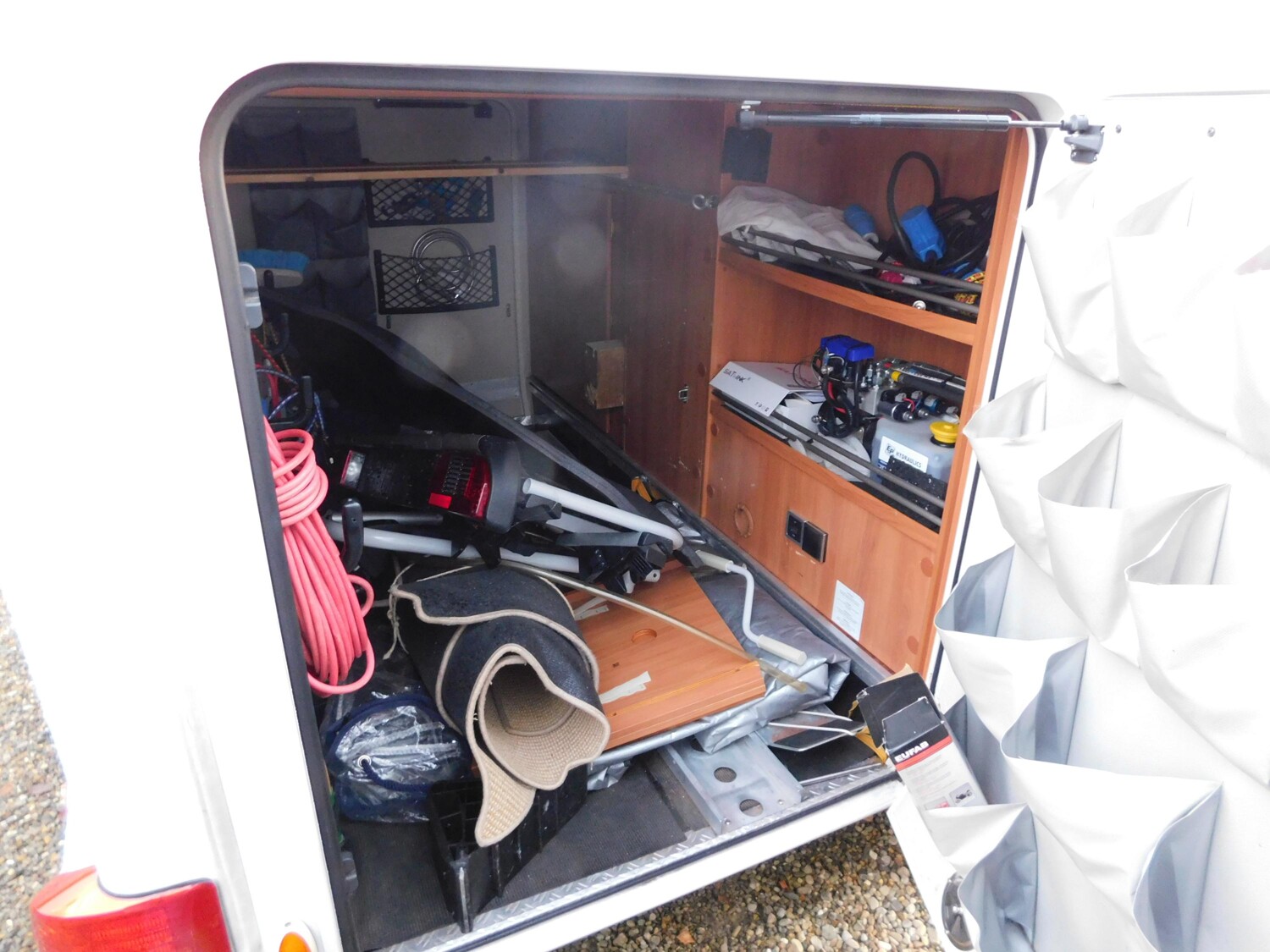 Hymer Exsis-t 588 Luftfeder, Hytraulikstützen, 3xSolar - Bild 23