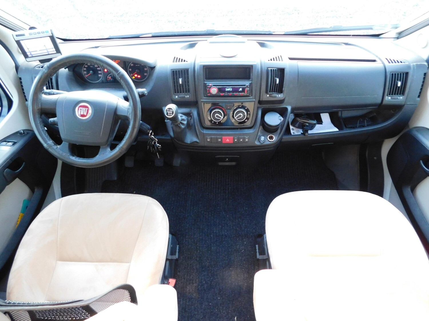 Hymer Exsis-t 588 Luftfeder, Hytraulikstützen, 3xSolar - Bild 3