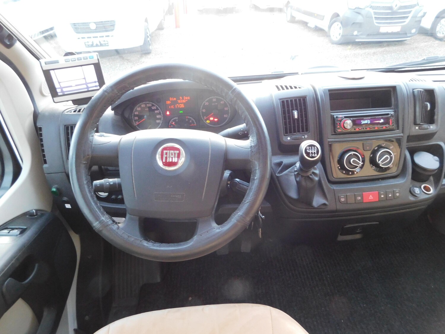 Hymer Exsis-t 588 Luftfeder, Hytraulikstützen, 3xSolar - Bild 4