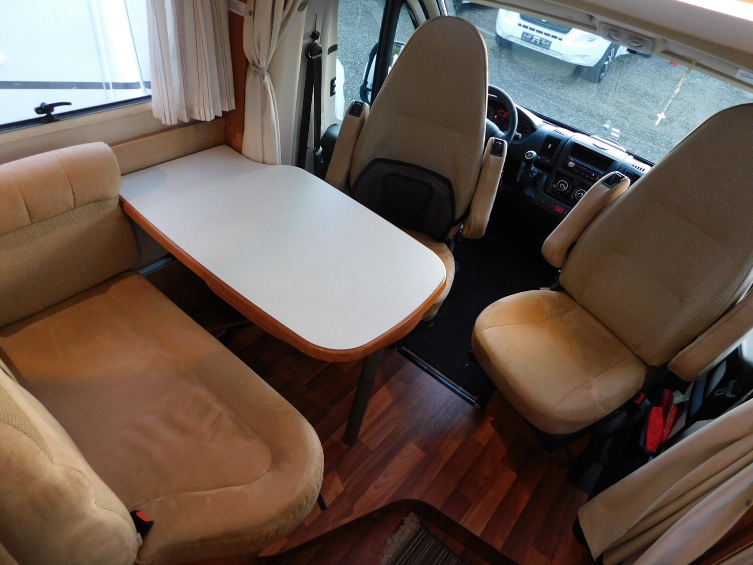 Hymer Exsis-t 588 Luftfeder, Hytraulikstützen, 3xSolar - Bild 8