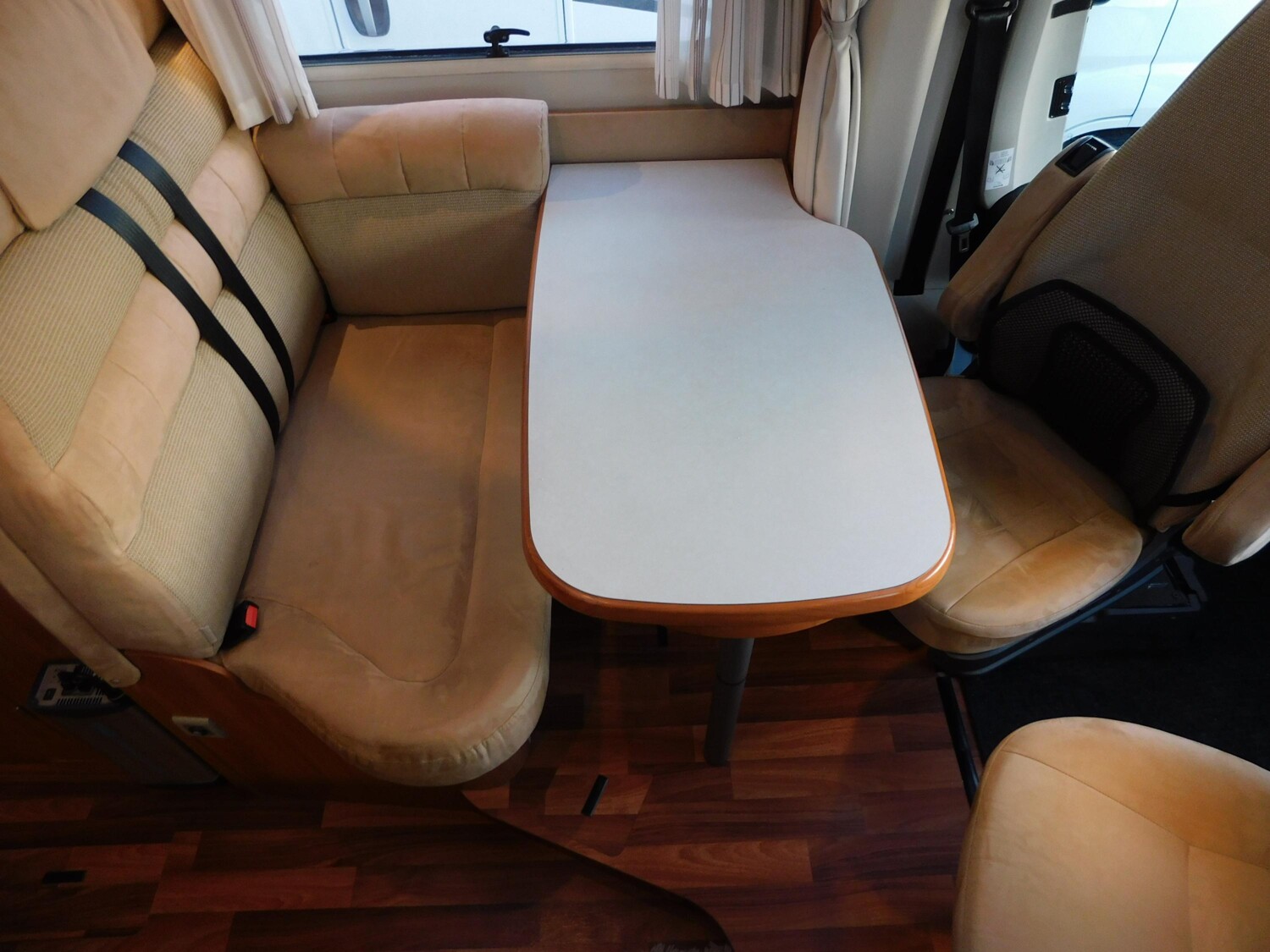 Hymer Exsis-t 588 Luftfeder, Hytraulikstützen, 3xSolar - Bild 9