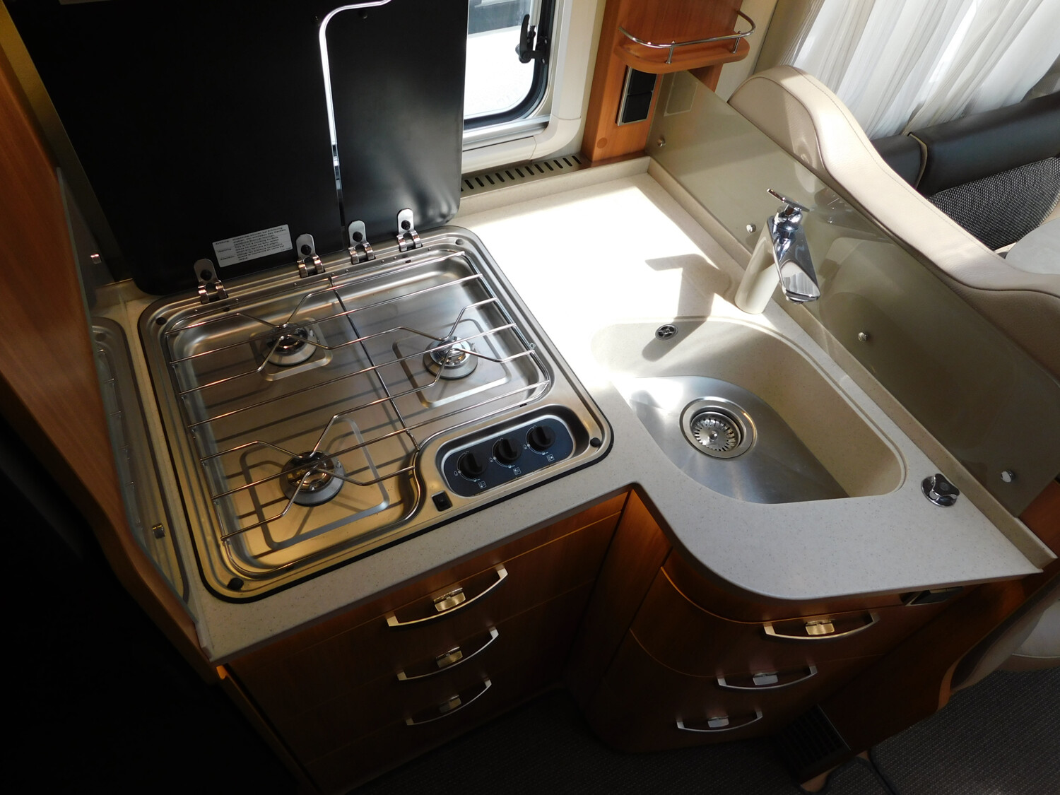 Hymer Tramp SL 588 Hydraulikstützen,SAT+TV,Doppelboden - Bild 11