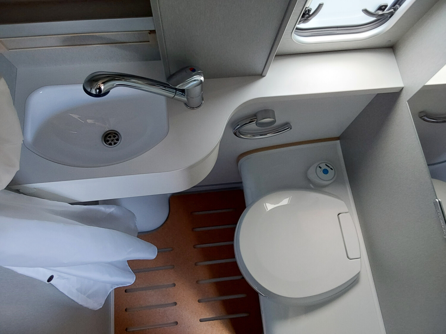 Hymer Free S Blue Evolution 600 LED-Scheinwerfer, AHK - Bild 14