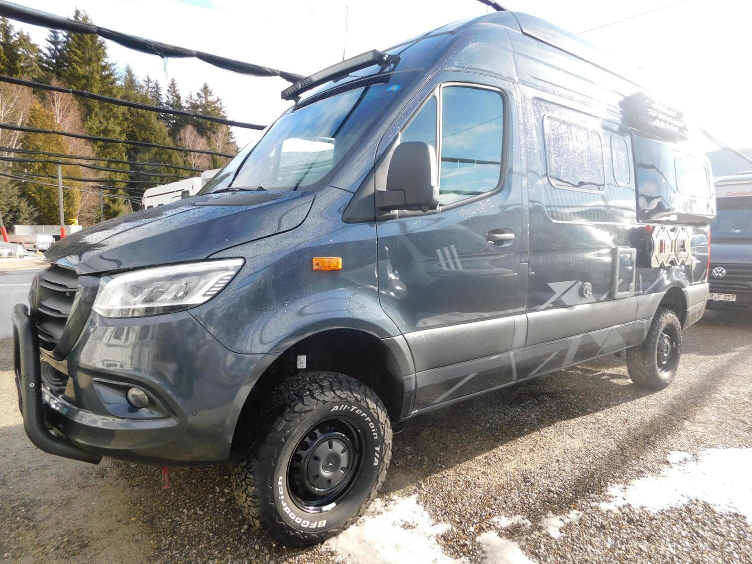 Hymer Grand Canyon S CrossOver 600 Seilwinde, Stützen