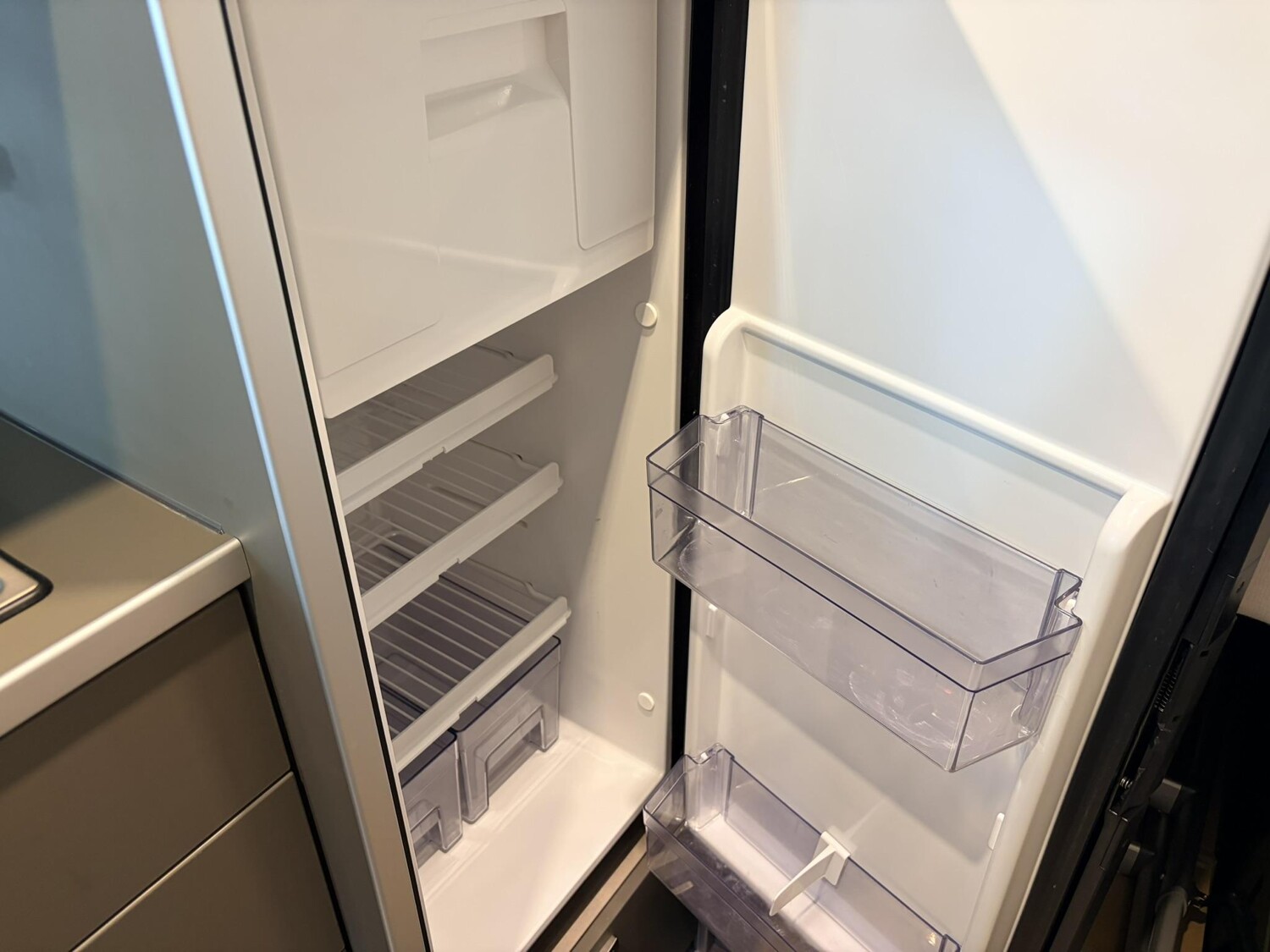 Hymer Grand Canyon S CrossOver 600 Seilwinde, Stützen - Bild 11