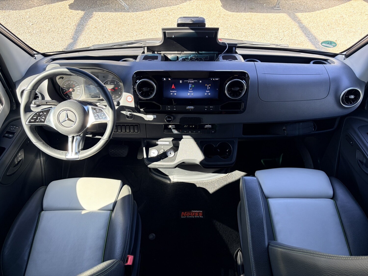 Hymer Grand Canyon S CrossOver 600 Seilwinde, Stützen - Bild 7