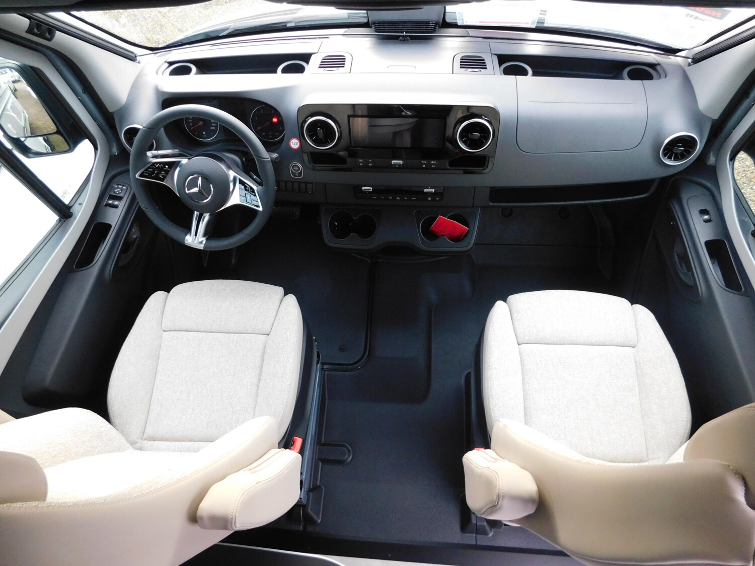 Hymer Grand Canyon S 600 volle-Hütte ! - Bild 9