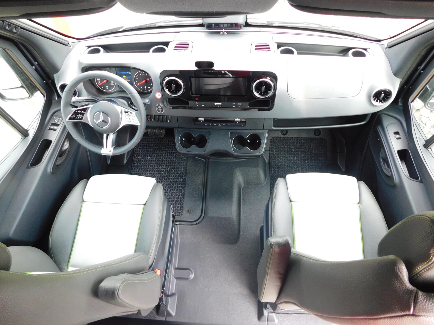 Hymer Grand Canyon S CrossOver 600 Winterpaket + Leder - Bild 6