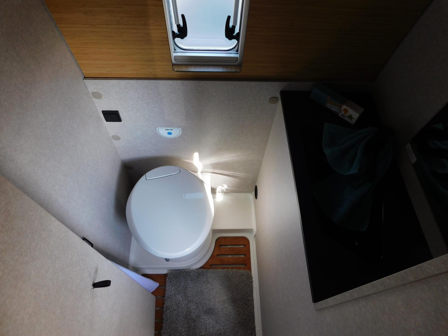 Hymer Redwood 600 Automatik, Combi 6DE, Navi+Kamera - Bild 12