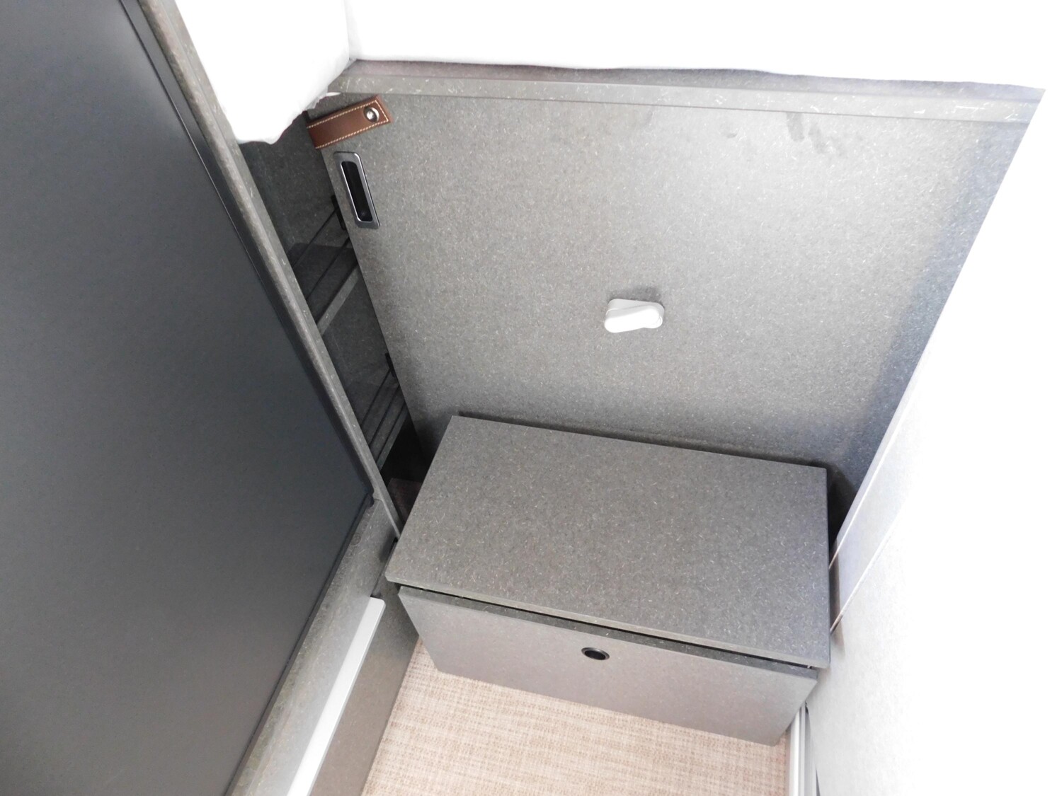 Hymer Redwood 600 Automatik, Combi 6DE, Navi+Kamera - Bild 18