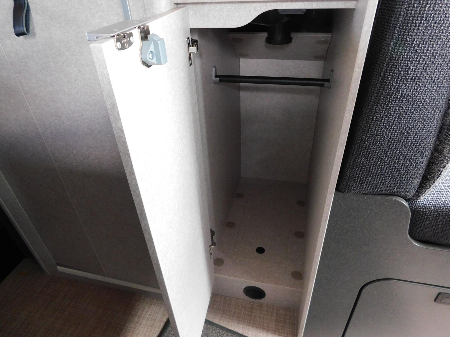 Hymer Redwood 600 LED-Scheinwerfer, Dieselheizung - Bild 15