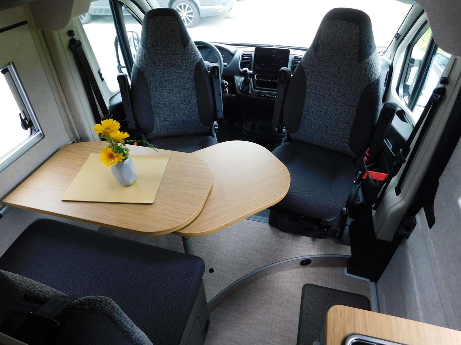 Hymer Redwood 600 LED-Scheinwerfer, Dieselheizung - Bild 16