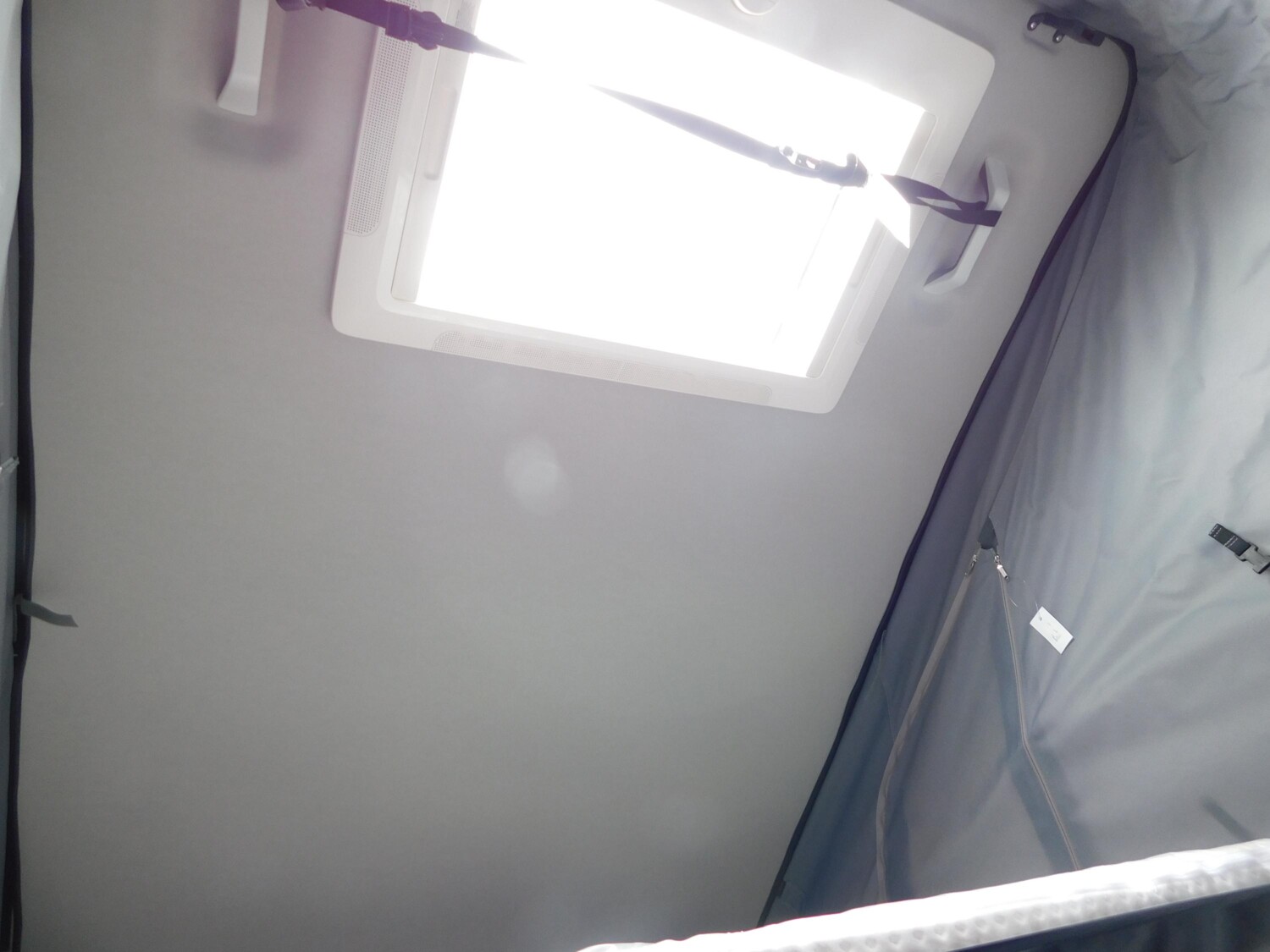 Hymer Redwood 600 LED-Scheinwerfer, Dieselheizung - Bild 18