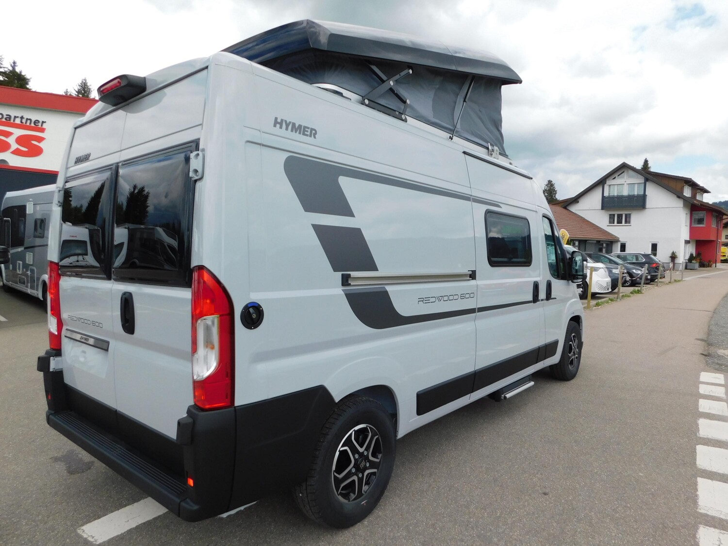 Hymer Redwood 600 LED-Scheinwerfer, Dieselheizung - Bild 4