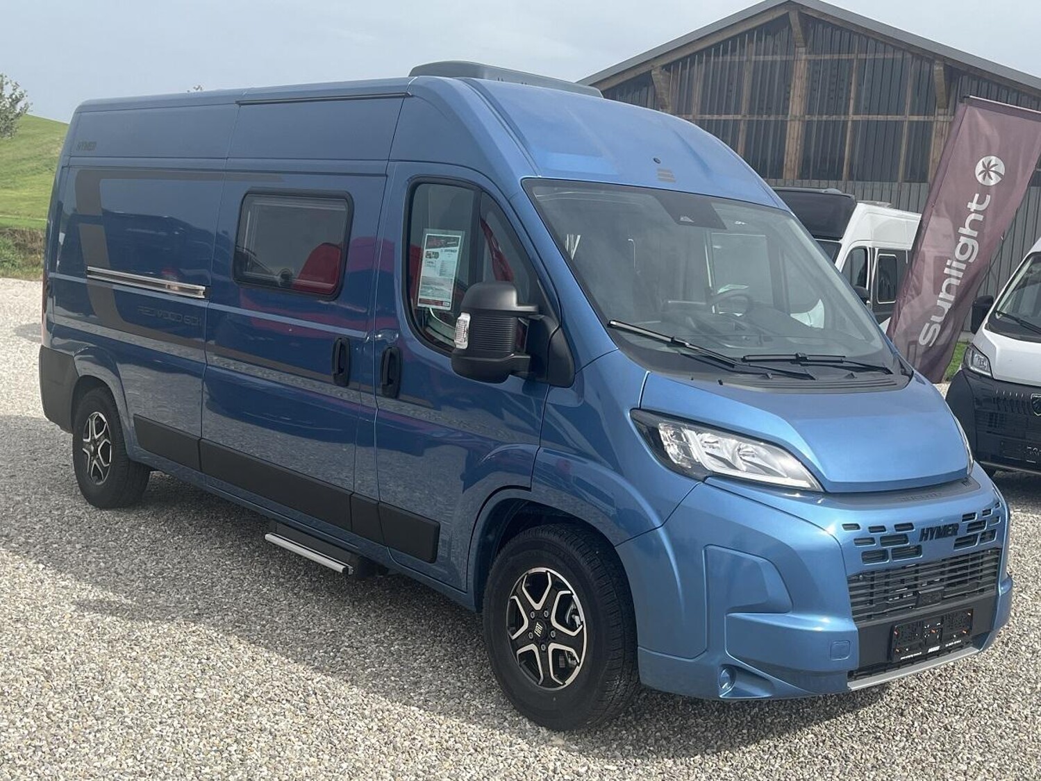 Hymer Redwood 601 Automatik, Schwenkbad, Navi+Kamera - Bild 2