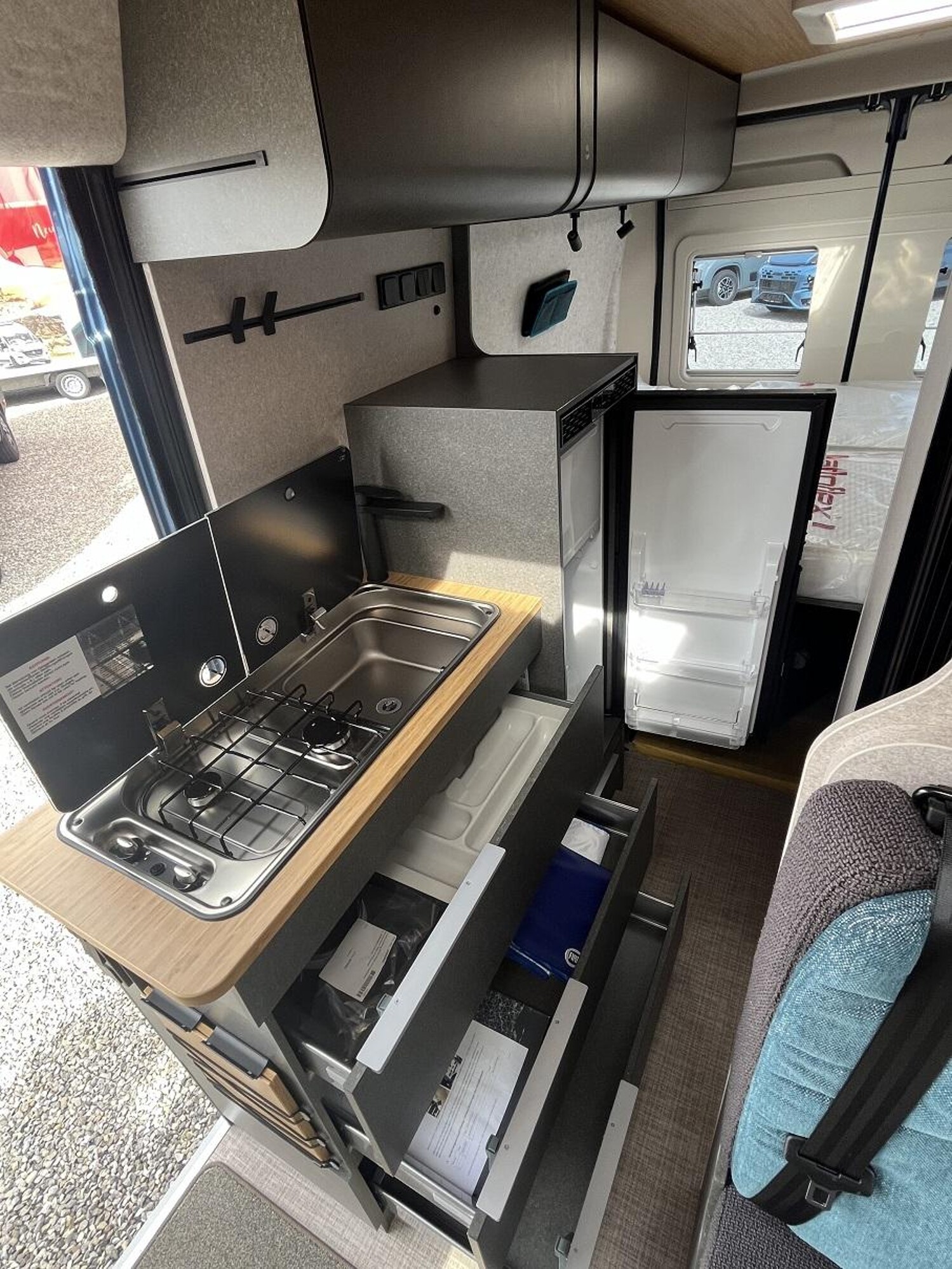 Hymer Redwood 601 Automatik, Schwenkbad, Navi+Kamera - Bild 8