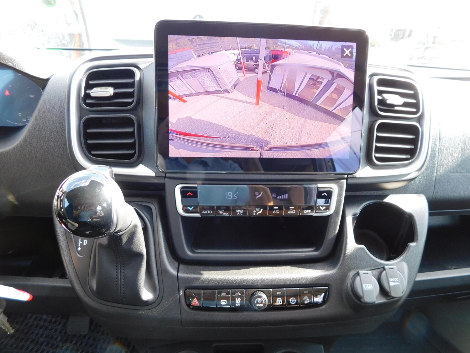 Hymer Redwood 601 Automatik, Combi 6DE, Navi+Kamera - Bild 18