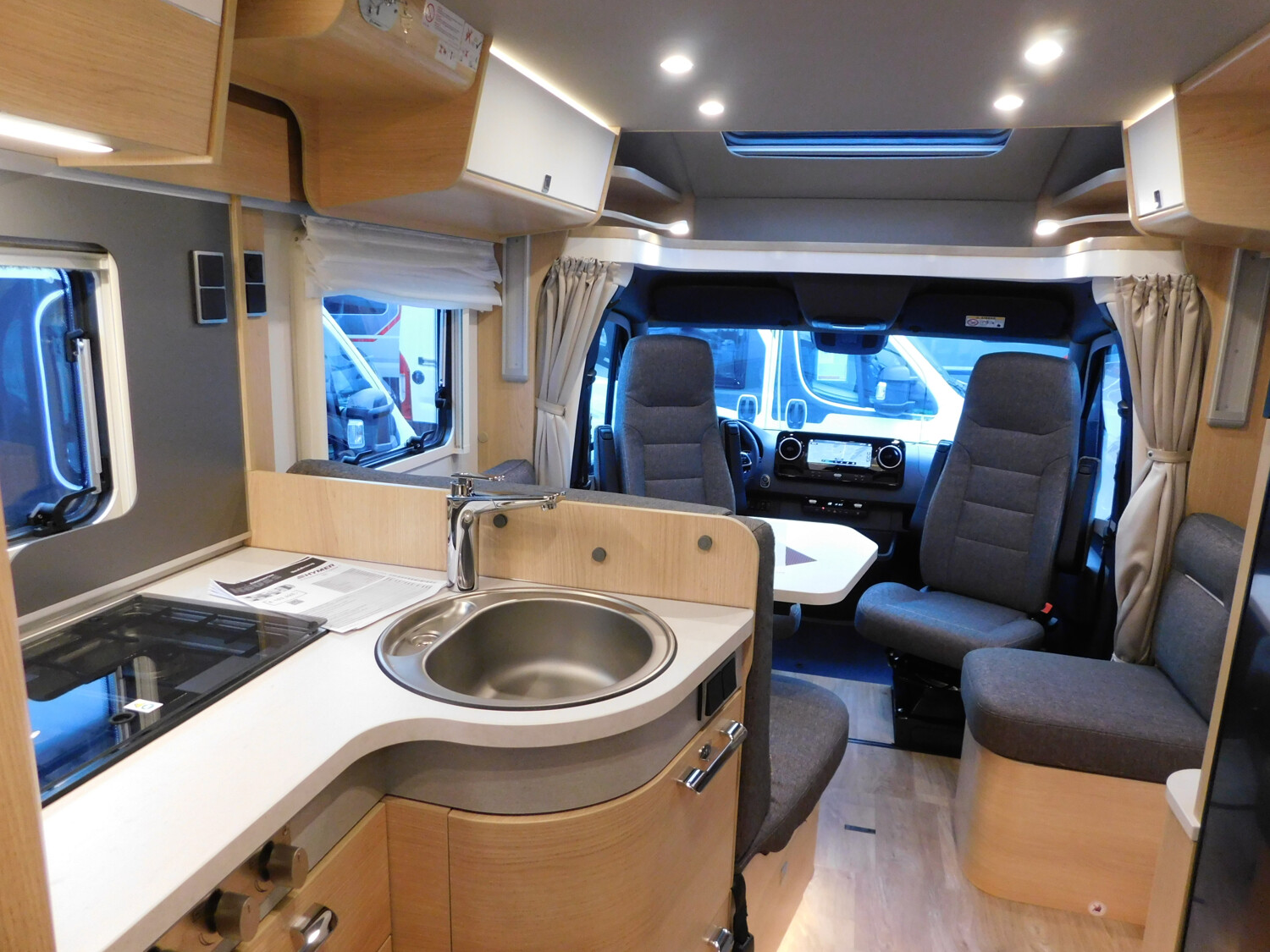 Hymer B-Klasse MC T 680 mit Hubbett - Bild 11
