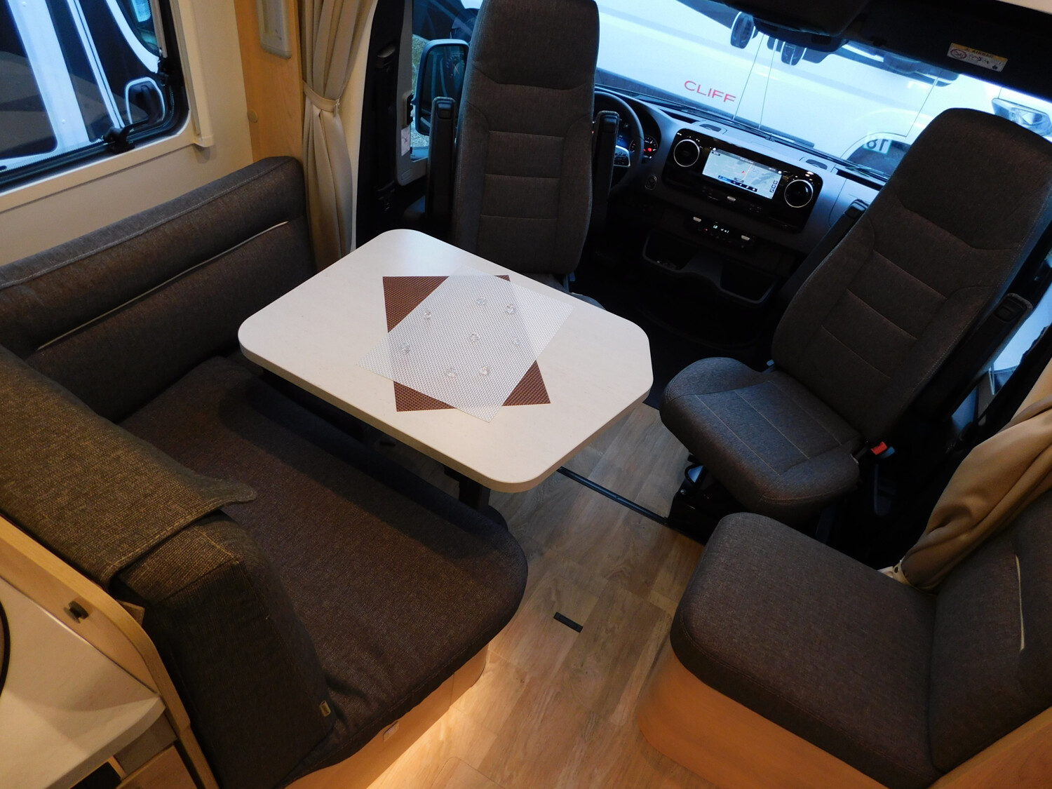 Hymer B-Klasse MC T 680 mit Hubbett - Bild 12