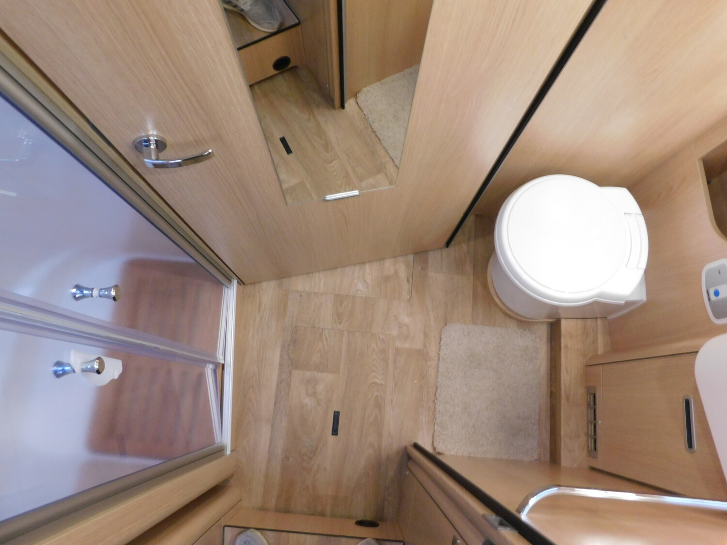 Hymer B-Klasse MC T 680 mit Hubbett - Bild 20