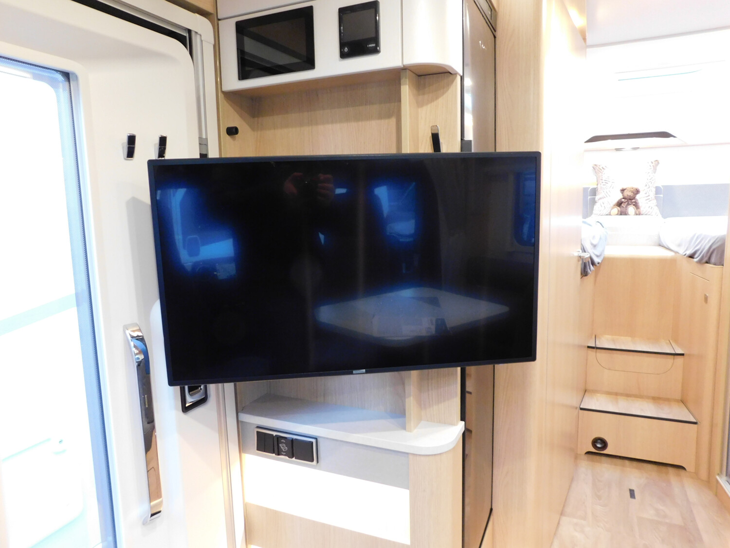 Hymer B-Klasse MC T 680 mit Hubbett - Bild 23