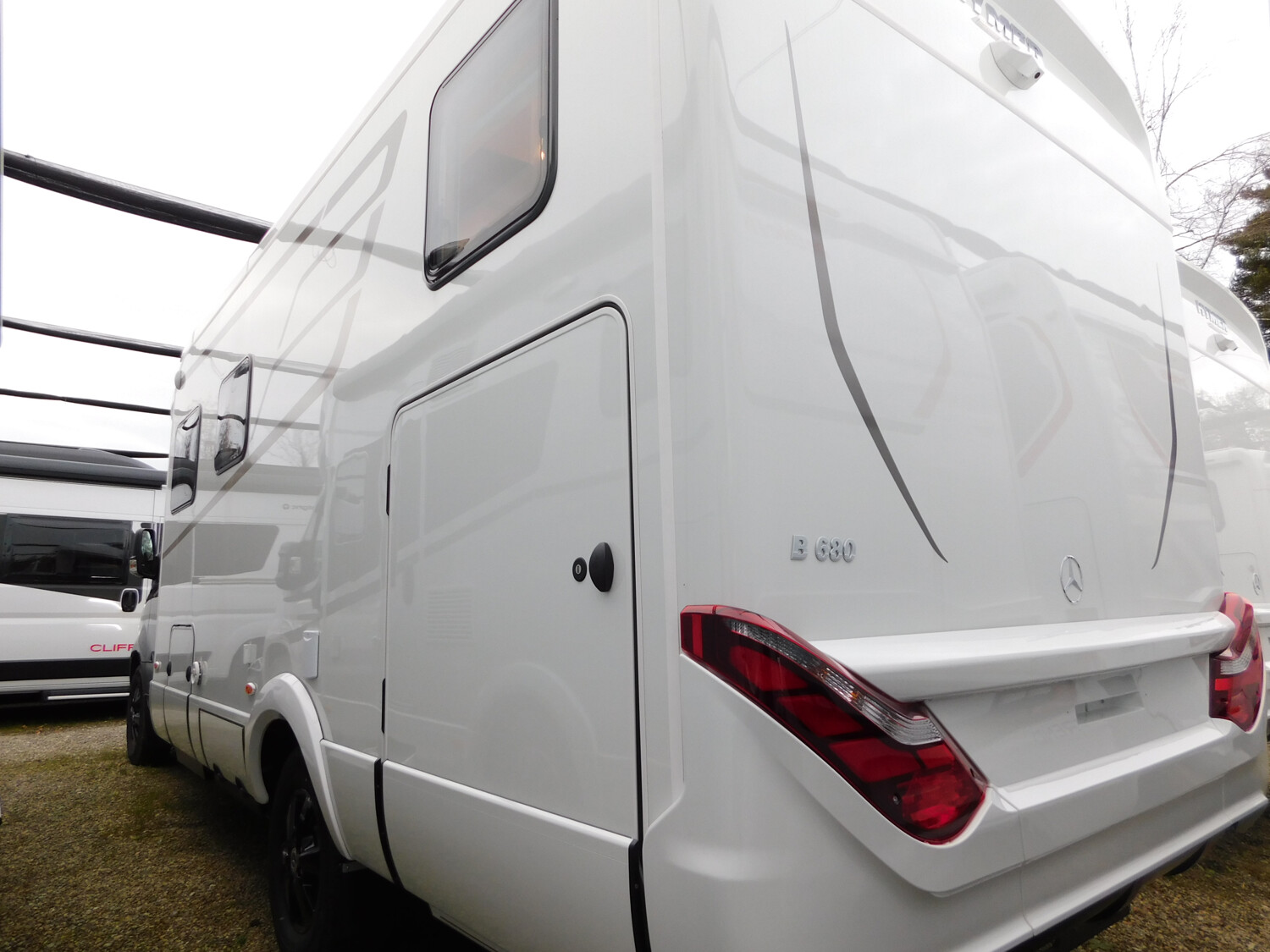 Hymer B-Klasse MC T 680 mit Hubbett - Bild 3