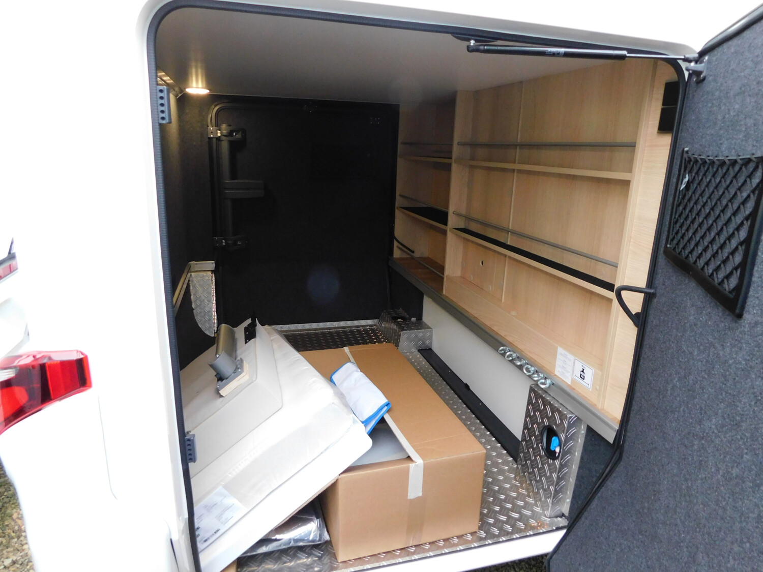 Hymer B-Klasse MC T 680 mit Hubbett - Bild 4