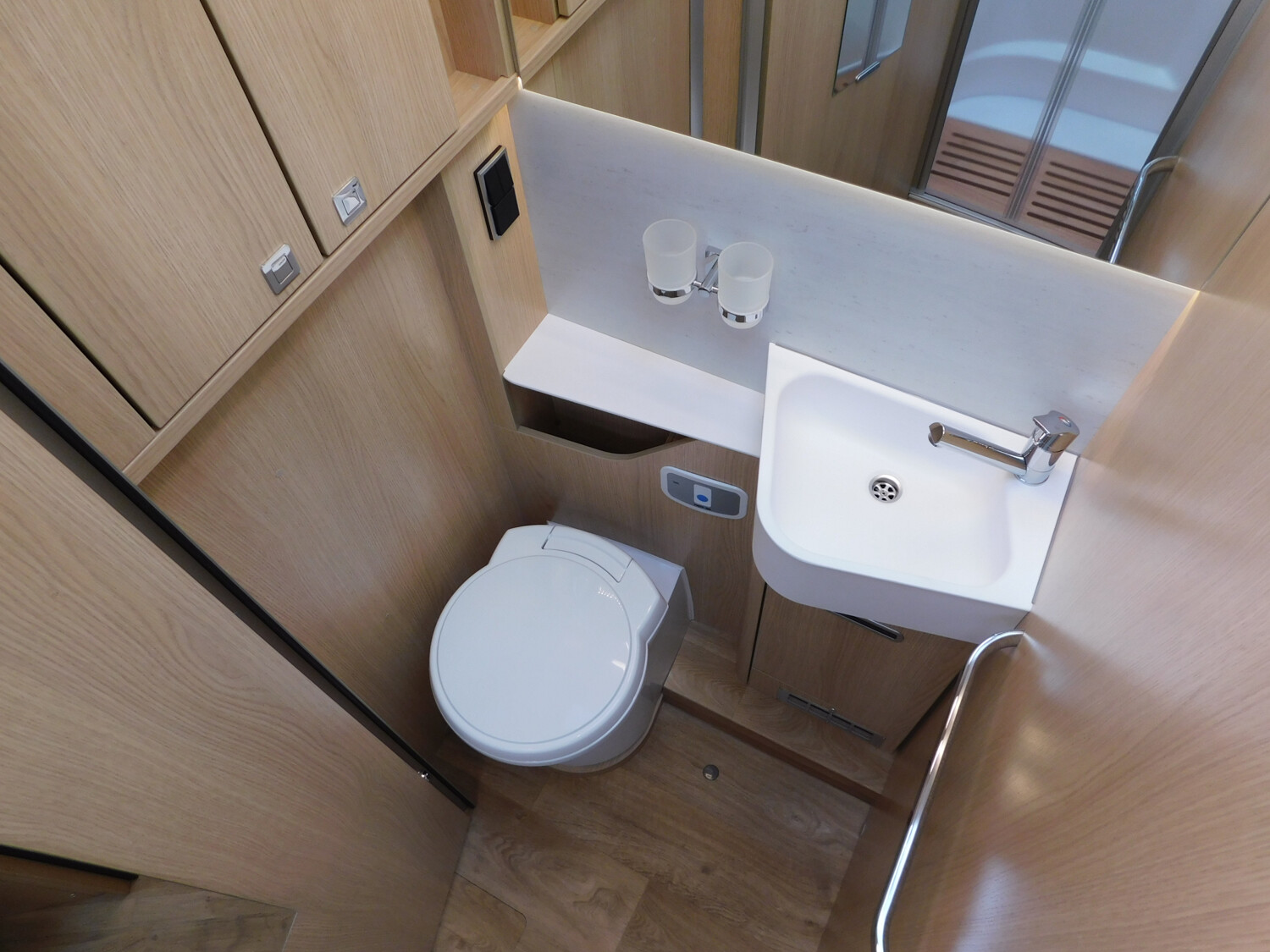 Hymer B-Klasse MC I 680 ohne Hubbett, ALDE, GFK-Dach - Bild 19
