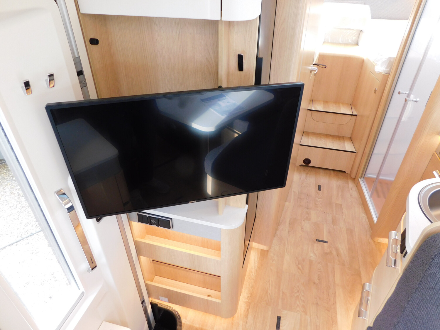 Hymer B-Klasse MC I 680 ohne Hubbett, ALDE, GFK-Dach - Bild 24