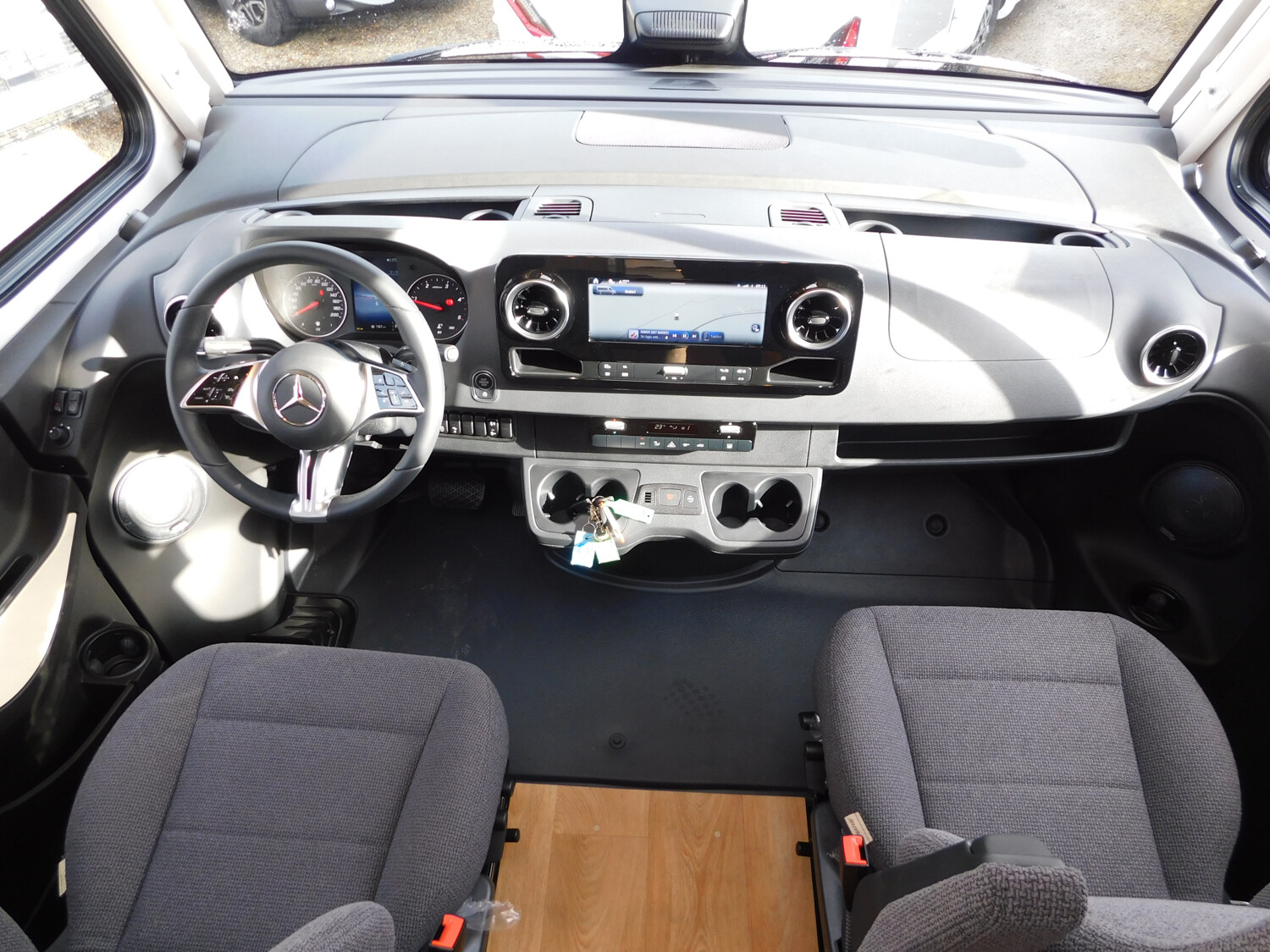 Hymer B-Klasse MC I 680 ohne Hubbett, ALDE, GFK-Dach - Bild 7