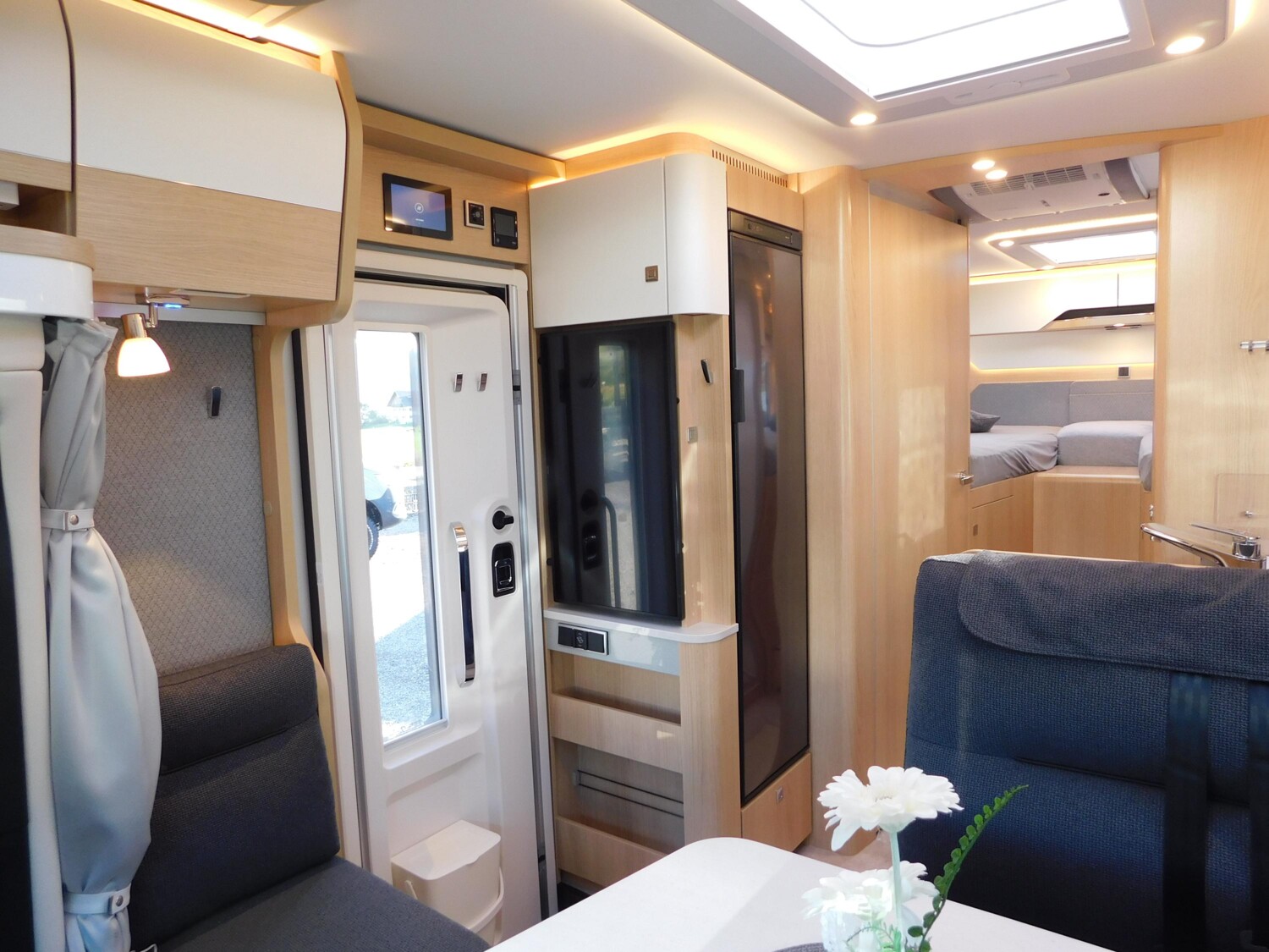 Hymer B-Klasse MC T BlackLine 680 Arktis+Lithiumpaket - Hymer Reisemobil 2025 - Bild 10 Hymer B-Klasse MC T BlackLine 680 Arktis+Lithiumpaket - Bild 10