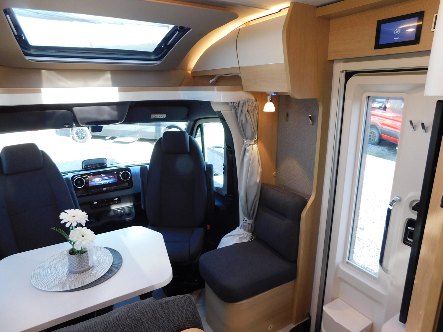 Hymer B-Klasse MC T BlackLine 680 Arktis+Lithiumpaket - Hymer Reisemobil 2025 - Bild 12 Hymer B-Klasse MC T BlackLine 680 Arktis+Lithiumpaket - Bild 12