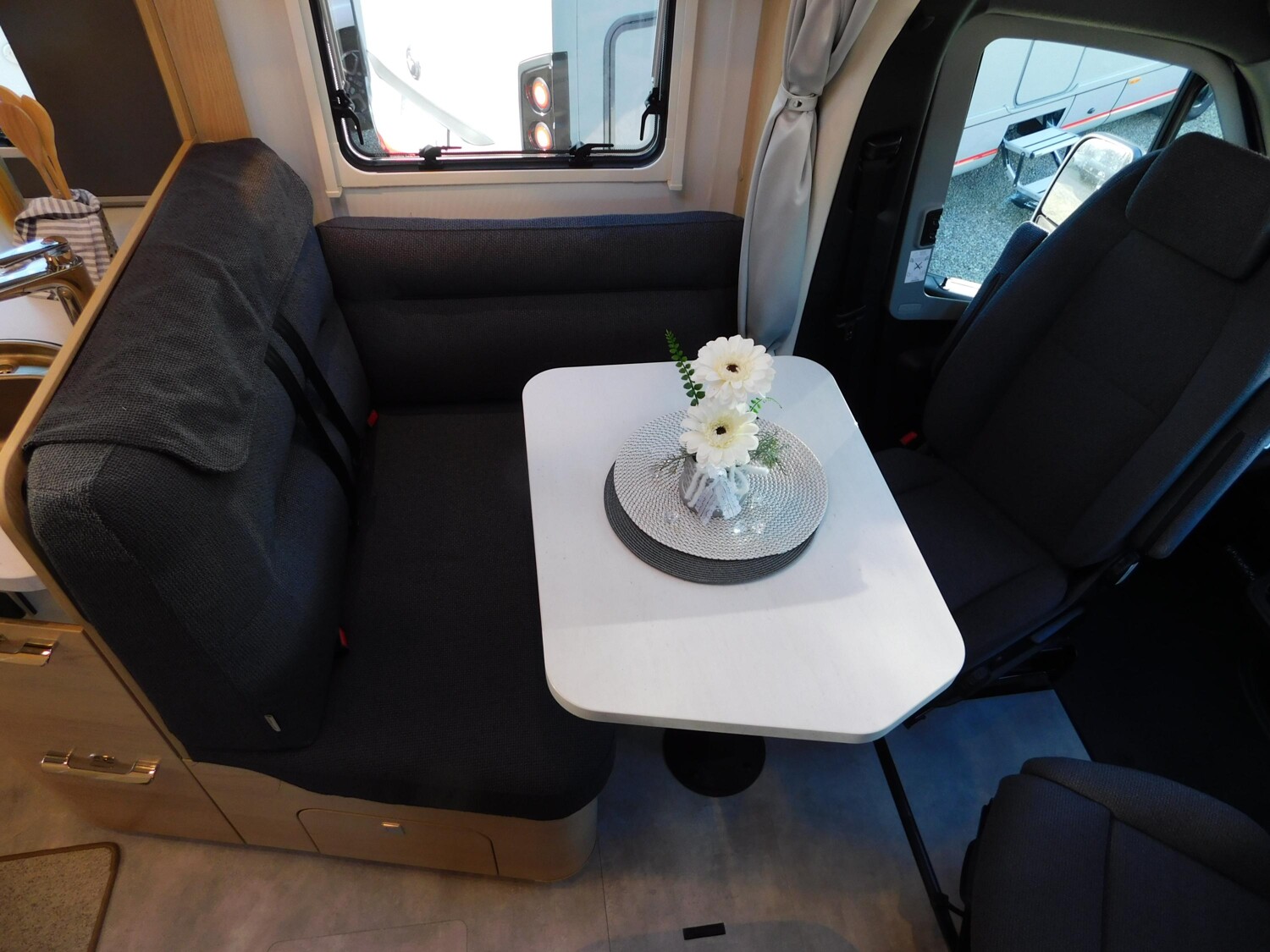 Hymer B-Klasse MC T BlackLine 680 Arktis+Lithiumpaket - Hymer Reisemobil 2025 - Bild 14 Hymer B-Klasse MC T BlackLine 680 Arktis+Lithiumpaket - Bild 14