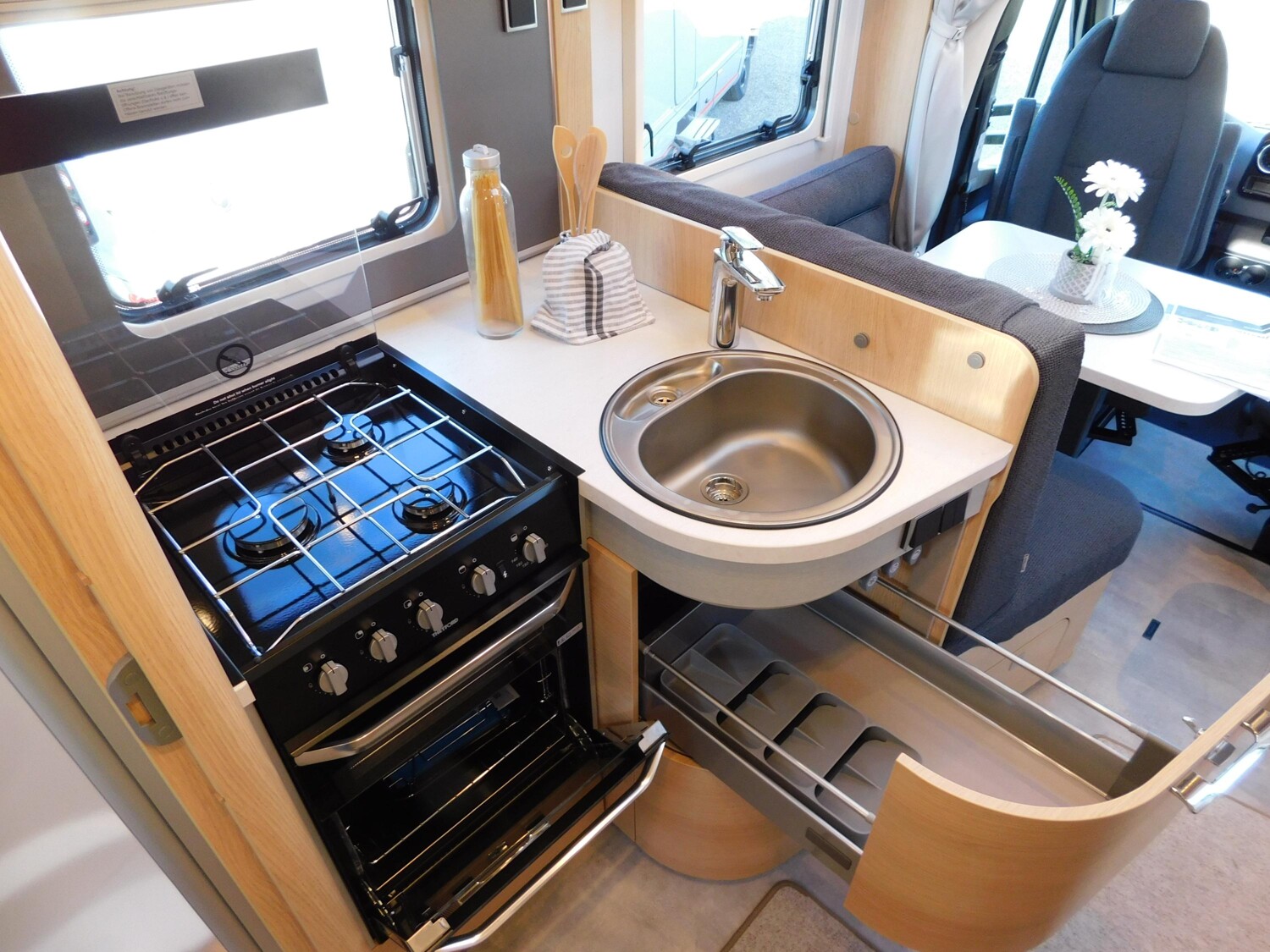 Hymer B-Klasse MC T BlackLine 680 Arktis+Lithiumpaket - Hymer Reisemobil 2025 - Bild 15 Hymer B-Klasse MC T BlackLine 680 Arktis+Lithiumpaket - Bild 15