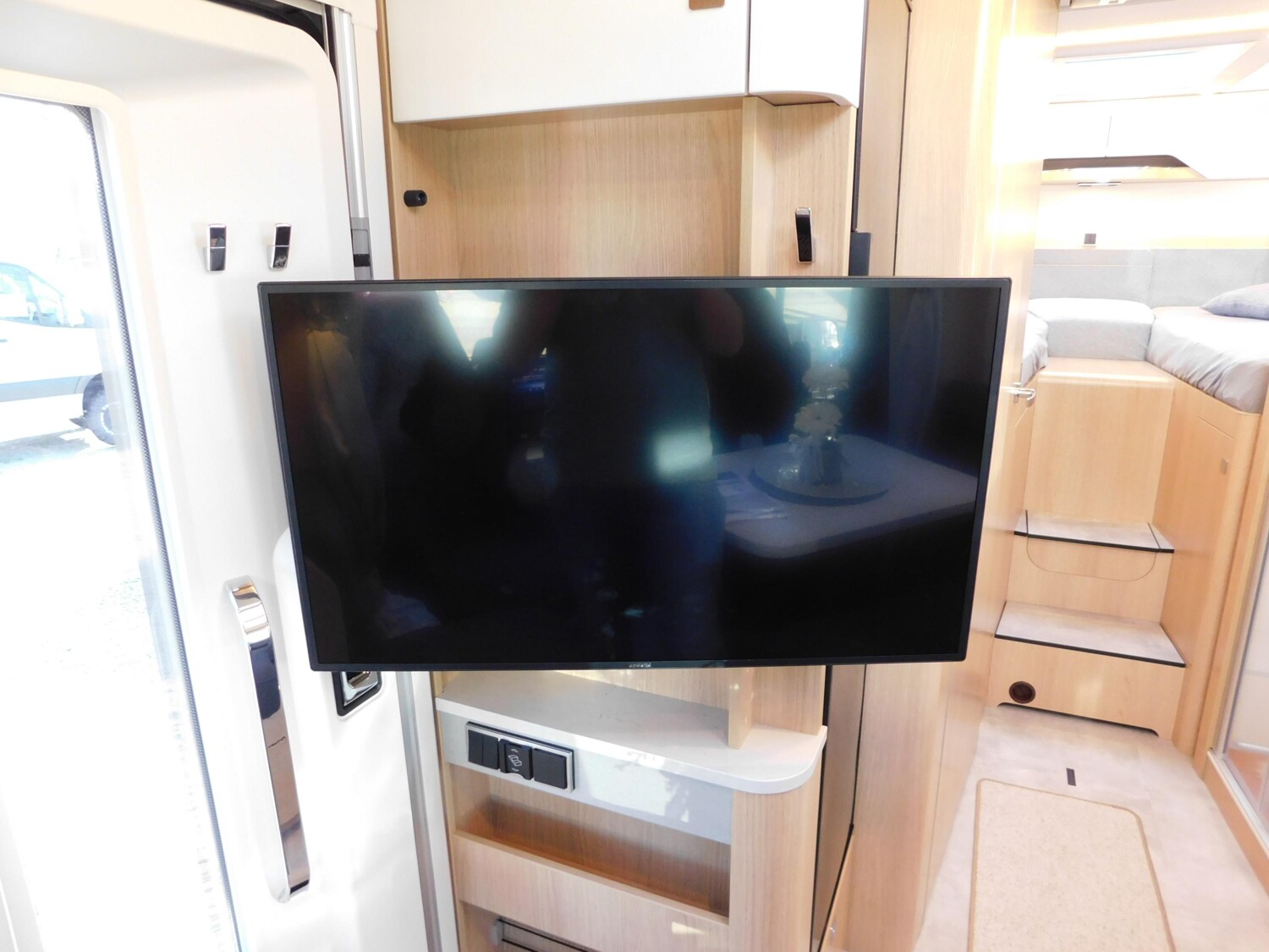 Hymer B-Klasse MC T BlackLine 680 Arktis+Lithiumpaket - Hymer Reisemobil 2025 - Bild 17 Hymer B-Klasse MC T BlackLine 680 Arktis+Lithiumpaket - Bild 17
