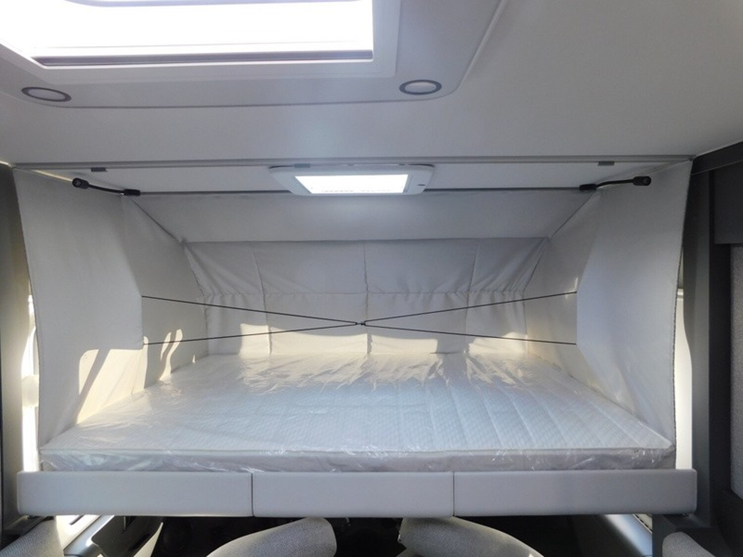 Hymer B-Klasse MC I 680 Arktis+Lithiumpaket, Solar, TV - Bild 16