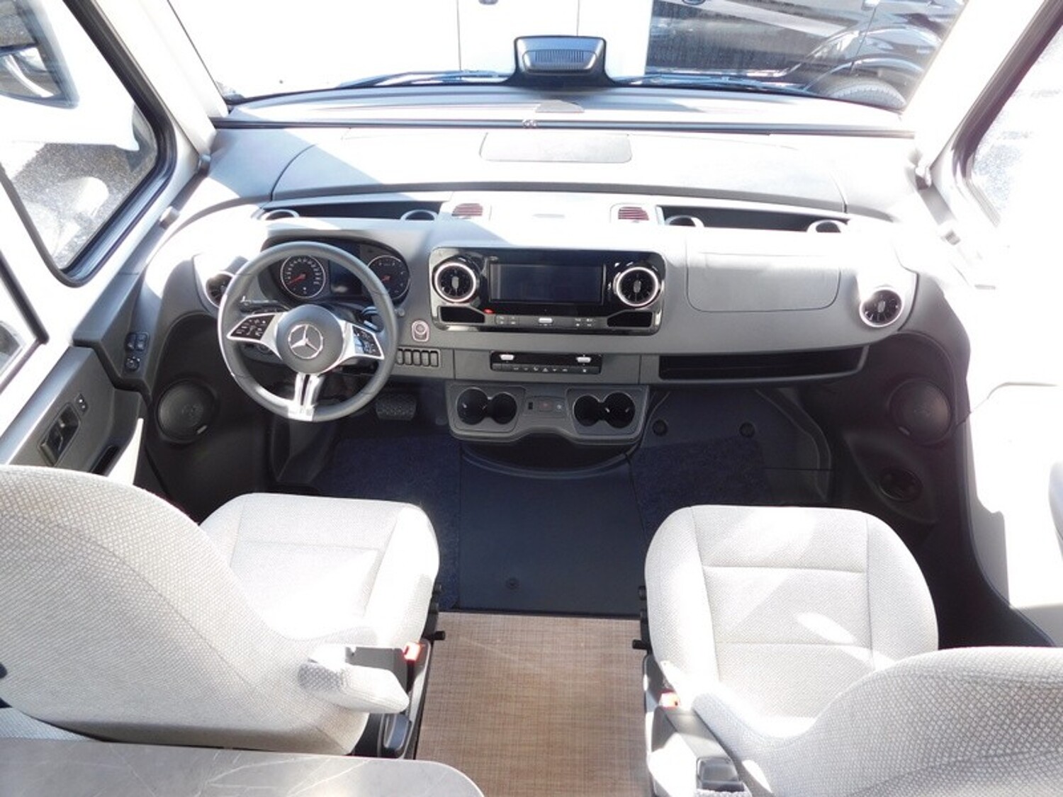 Hymer B-Klasse MC I 680 Arktis+Lithiumpaket, Solar, TV - Bild 4