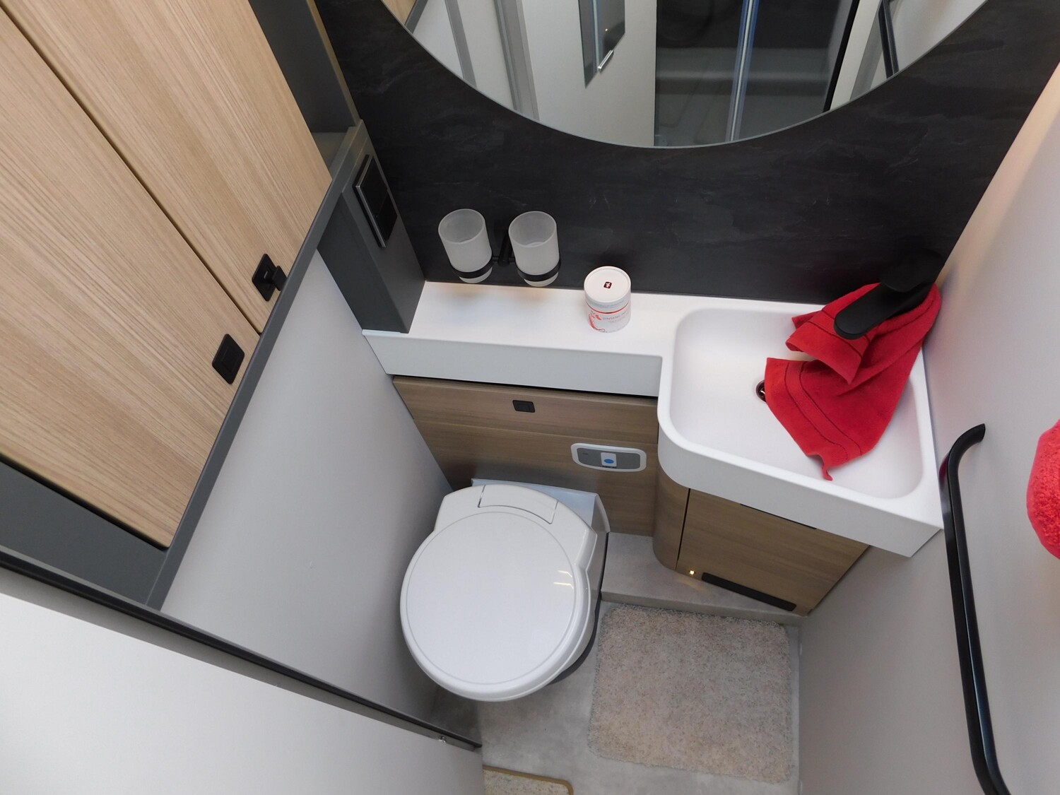 Hymer B-Klasse MC T 680 ALDE, Kompressor-Kühlschrank - Bild 21