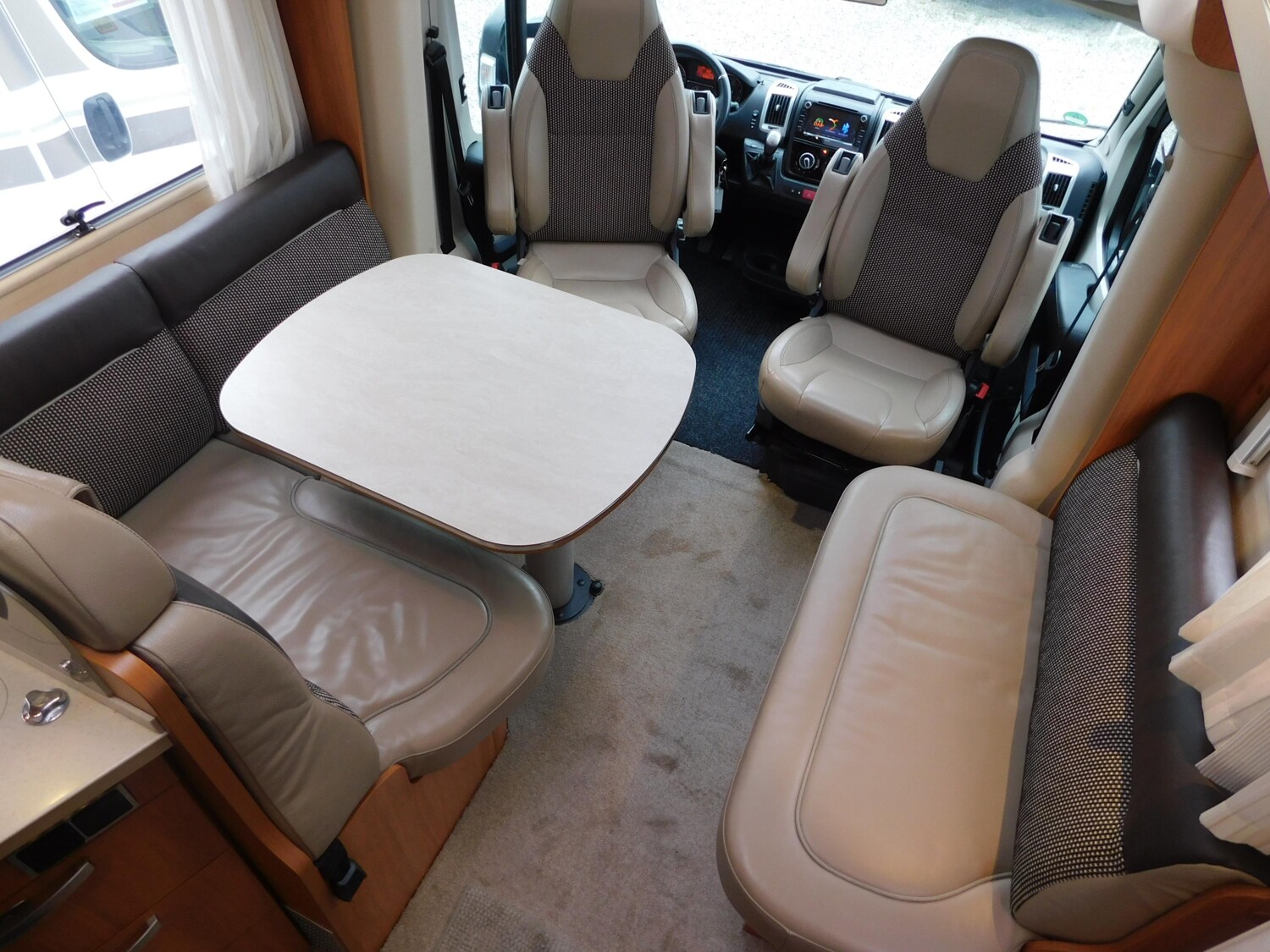 Hymer Tramp SL 704 HY4,Solar,Wechselrichter,Klima,AHK - Hymer Reisemobil 2017 - Bild 11 Hymer Tramp SL 704 HY4,Solar,Wechselrichter,Klima,AHK - Bild 11