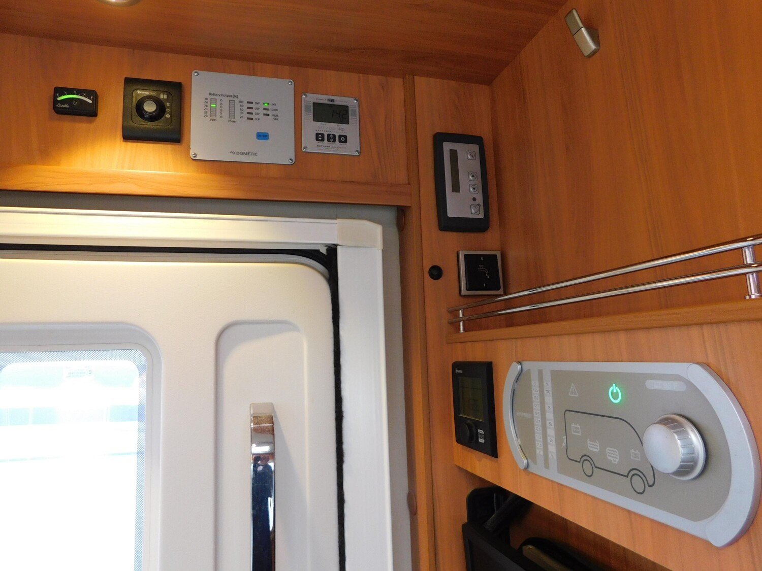 Hymer Tramp SL 704 HY4,Solar,Wechselrichter,Klima,AHK - Hymer Reisemobil 2017 - Bild 16 Hymer Tramp SL 704 HY4,Solar,Wechselrichter,Klima,AHK - Bild 16
