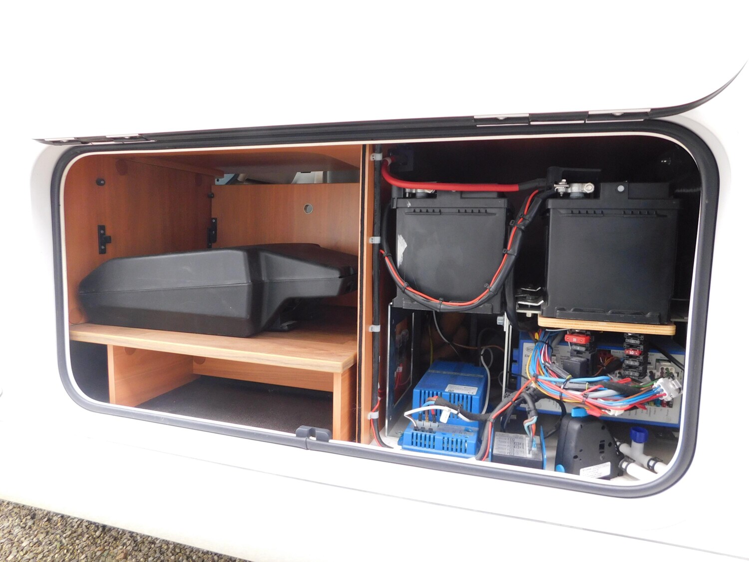 Hymer Tramp SL 704 HY4,Solar,Wechselrichter,Klima,AHK - Hymer Reisemobil 2017 - Bild 6 Hymer Tramp SL 704 HY4,Solar,Wechselrichter,Klima,AHK - Bild 6