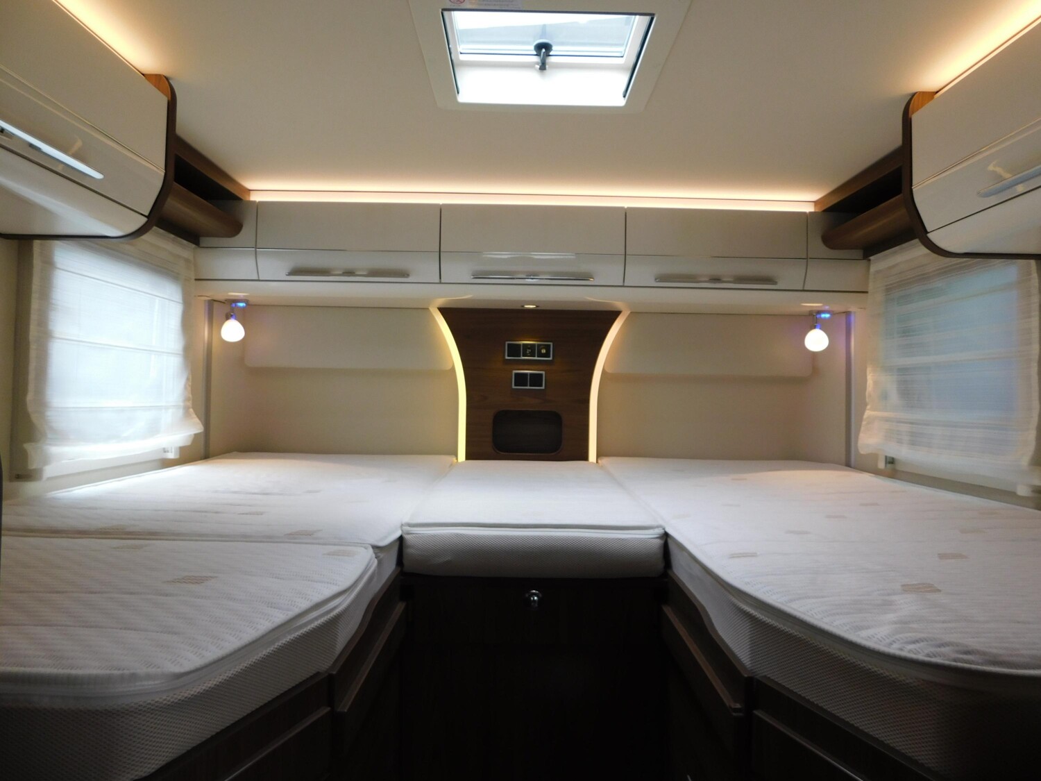 Hymer B-Klasse SL 704 600Ah Lithium, Hubstützen, ALDE - Bild 15