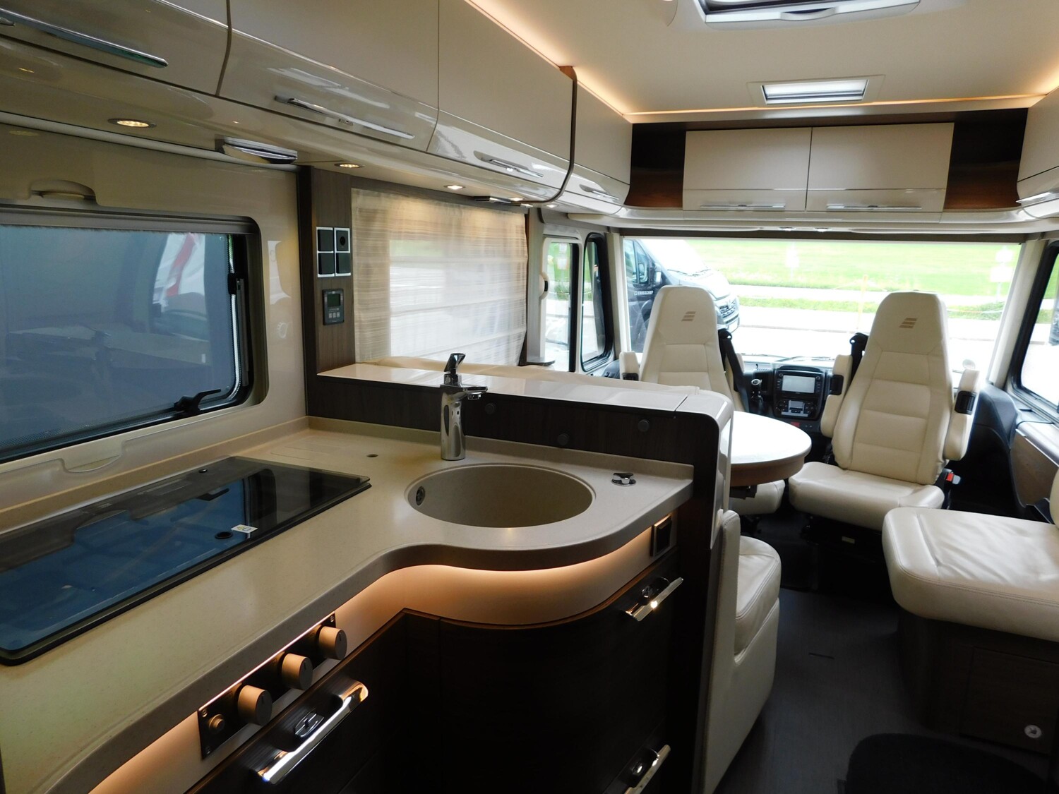 Hymer B-Klasse SL 704 600Ah Lithium, Hubstützen, ALDE - Bild 8
