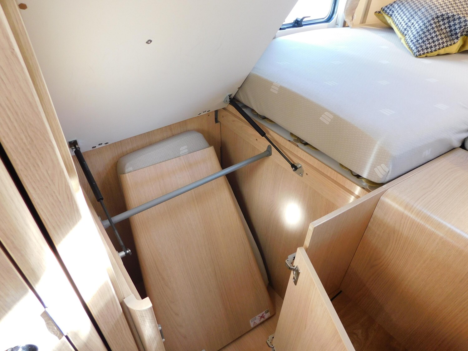 Hymer B-Klasse ML I 780 Voll-Luftfeder+Hubstützen+2xTV - Bild 22