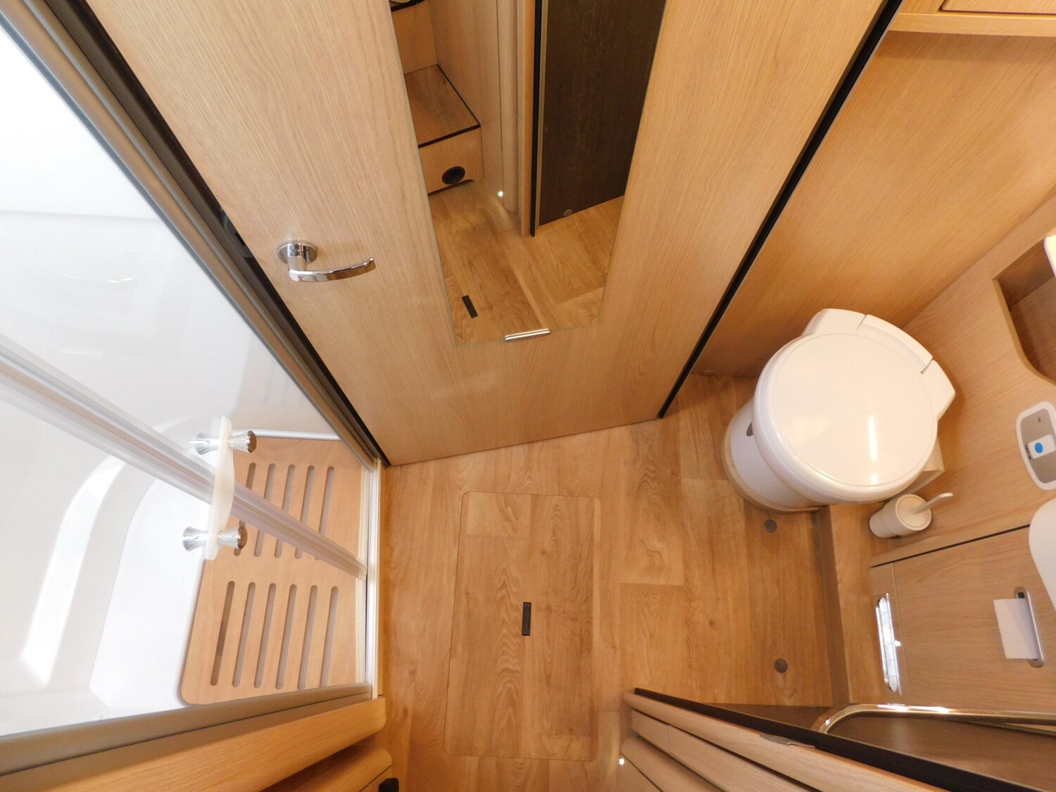 Hymer B-Klasse ML I 780 Voll-Luftfeder+Hubstützen+2xTV - Bild 24