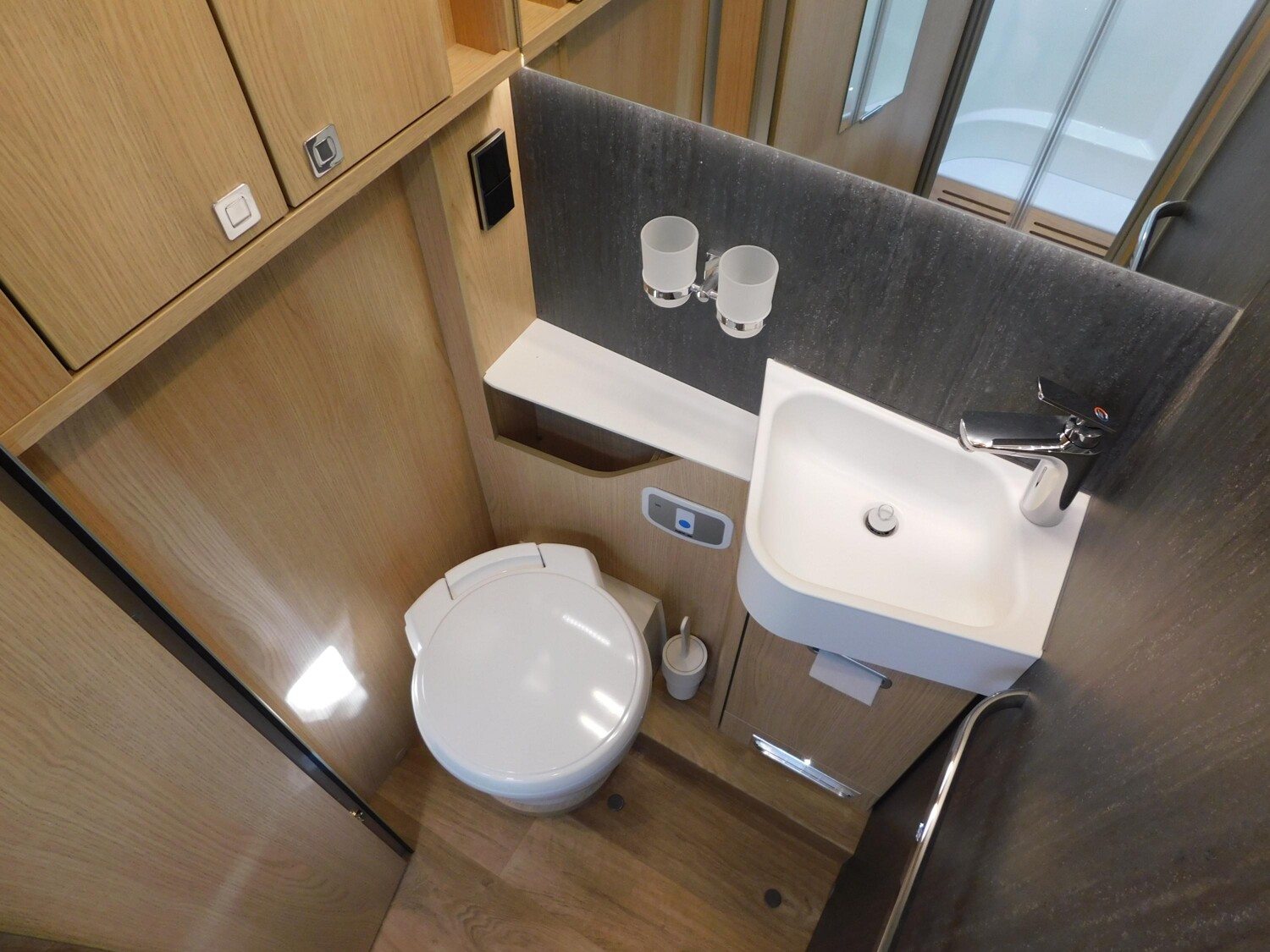Hymer B-Klasse ML I 780 Voll-Luftfeder+Hubstützen+2xTV - Bild 26