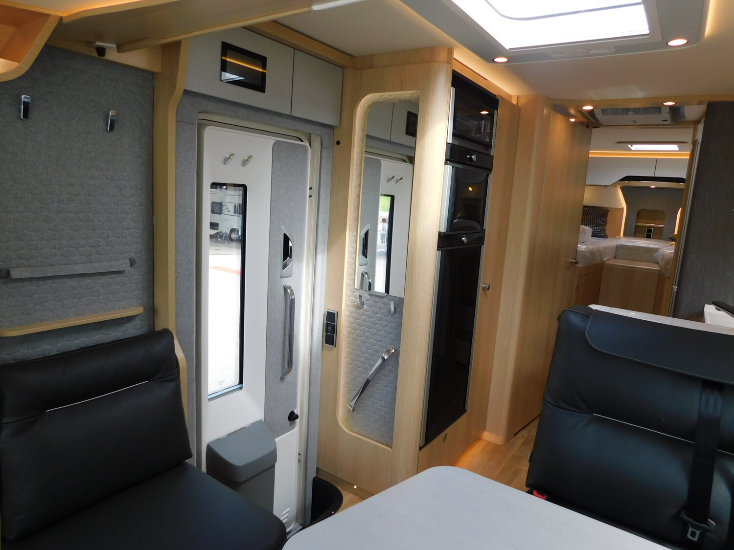 Hymer B-Klasse ML I 780 HY4, Klima, Backofen, Leder - Bild 8