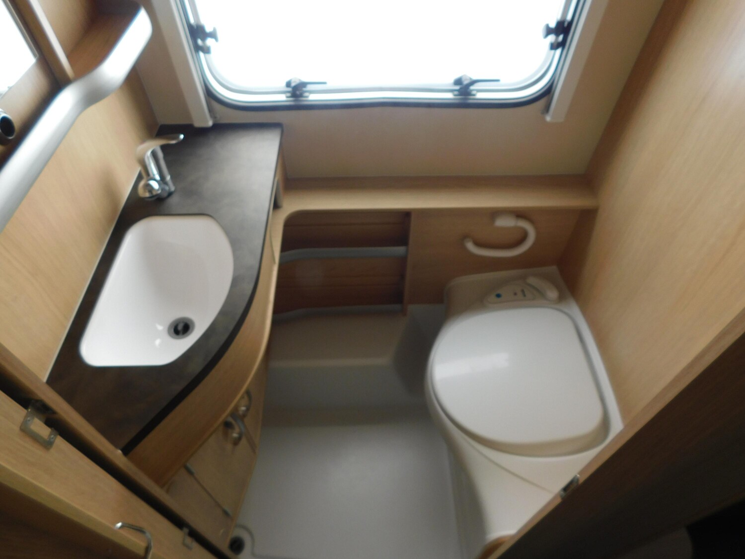 Hymer Eriba Touring Familia 310 - Bild 9